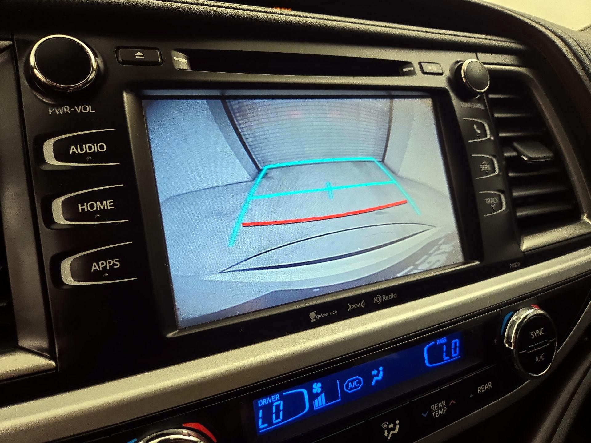 Thumbnail: 2018 Toyota Highlander - 14