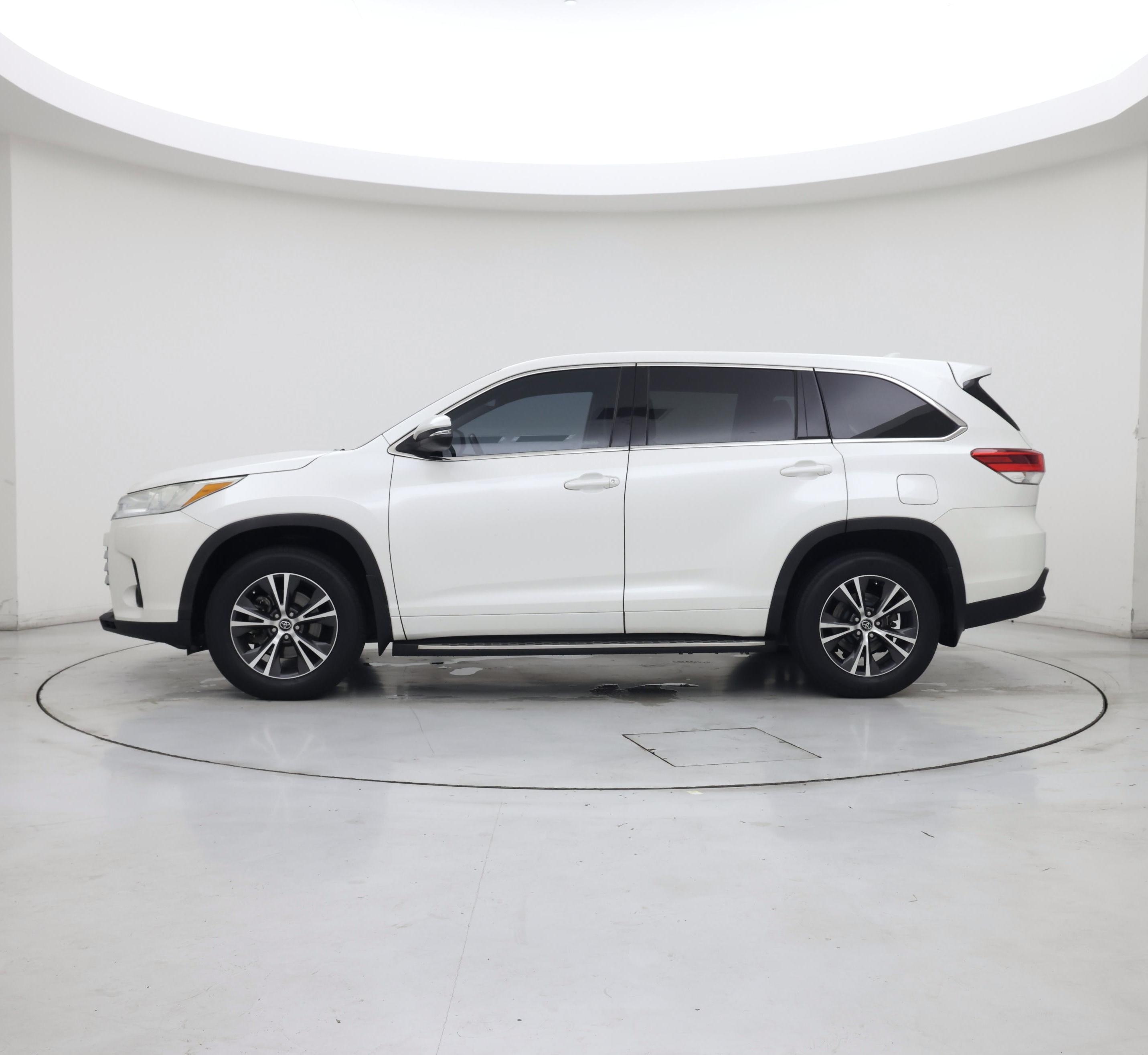 Thumbnail: 2018 Toyota Highlander - 3