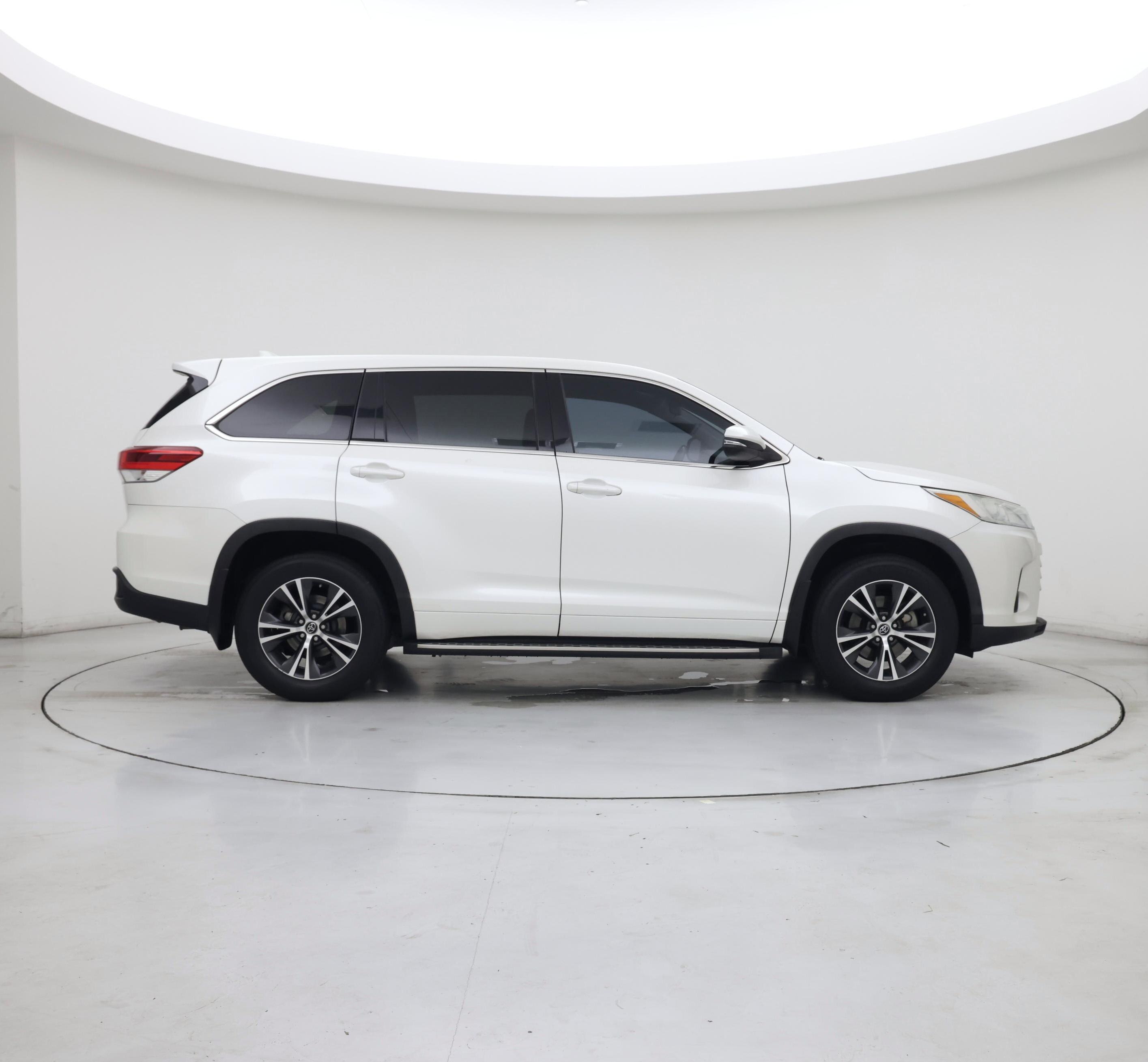 Thumbnail: 2018 Toyota Highlander - 7