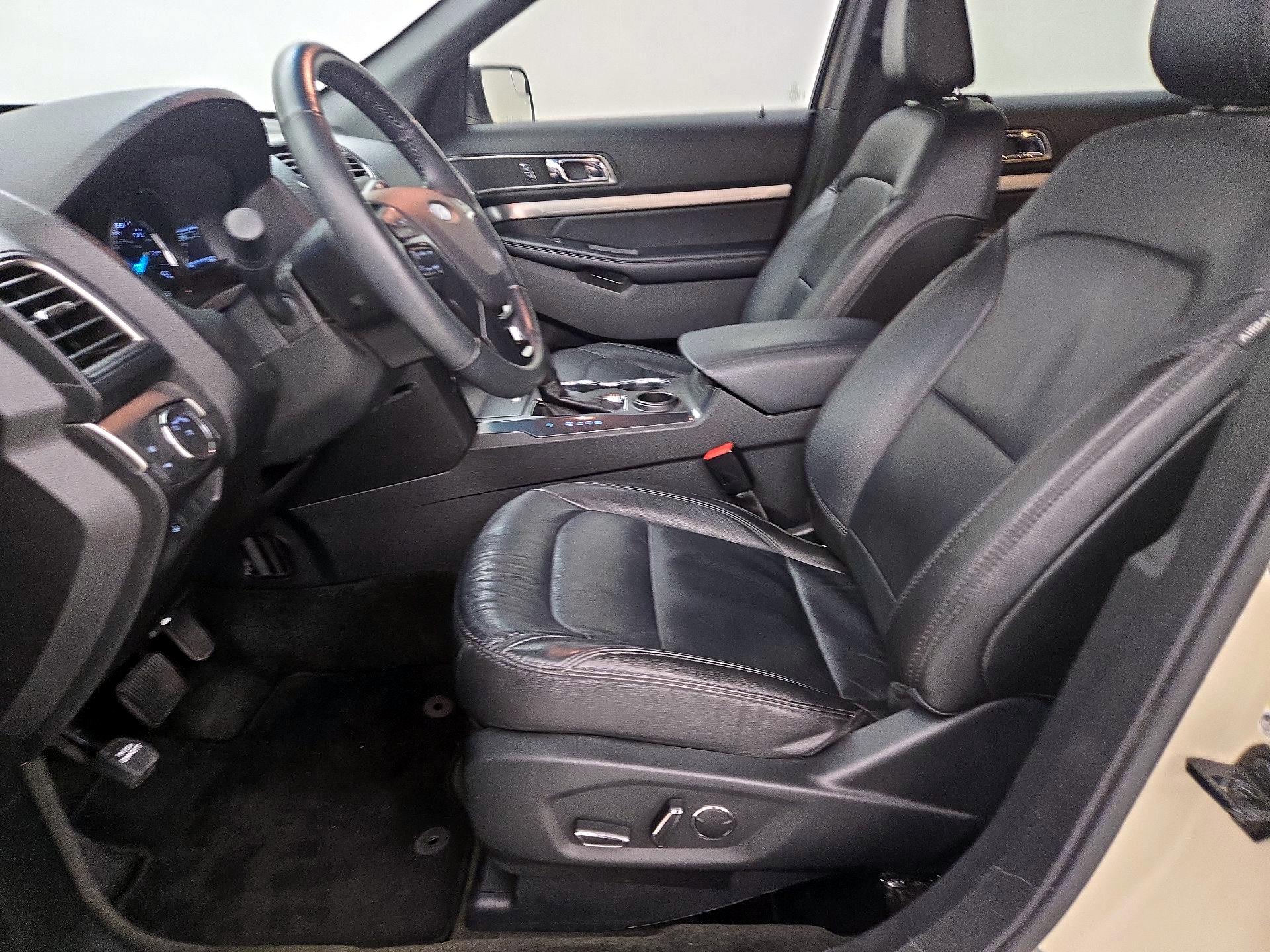 Thumbnail: 2018 Ford Explorer - 11