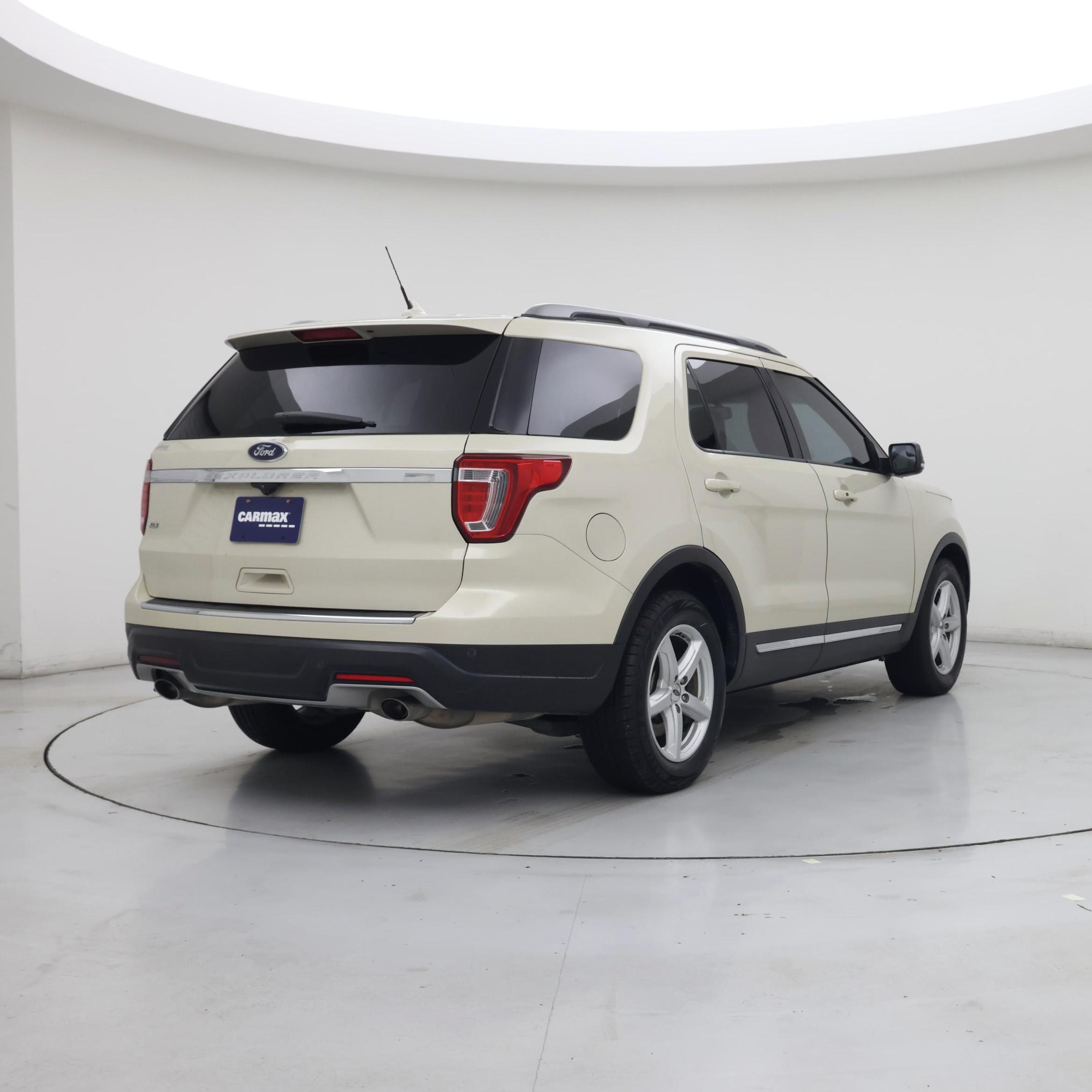 Thumbnail: 2018 Ford Explorer - 8