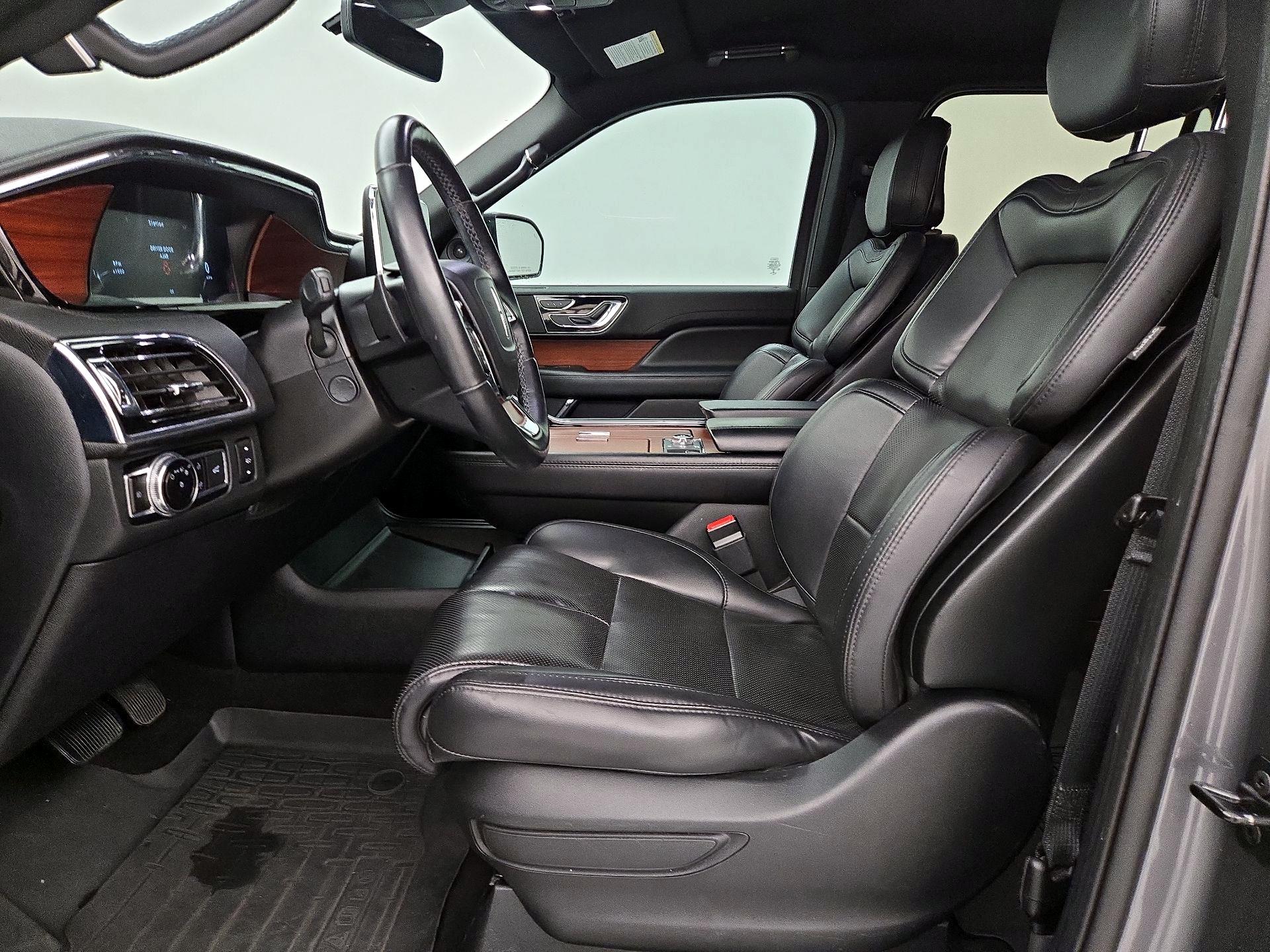 Thumbnail: 2021 Lincoln Navigator - 11
