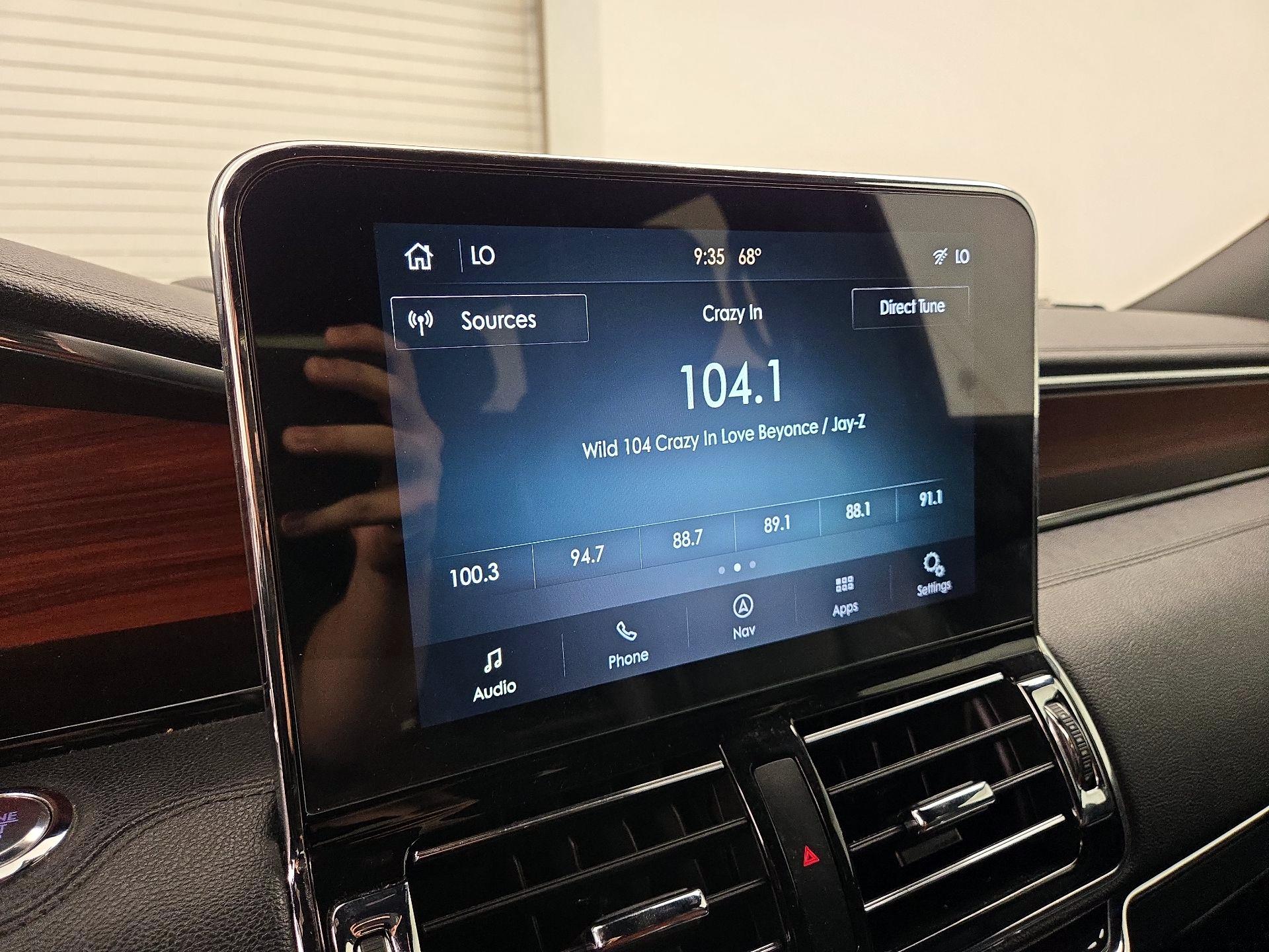 Thumbnail: 2021 Lincoln Navigator - 16