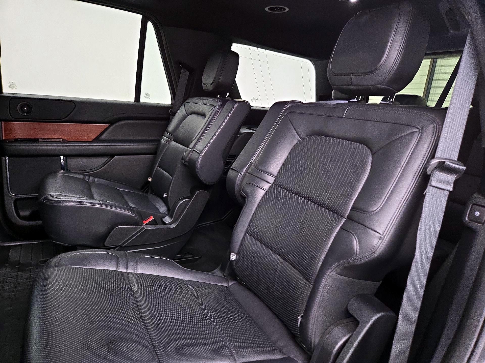 Thumbnail: 2021 Lincoln Navigator - 20