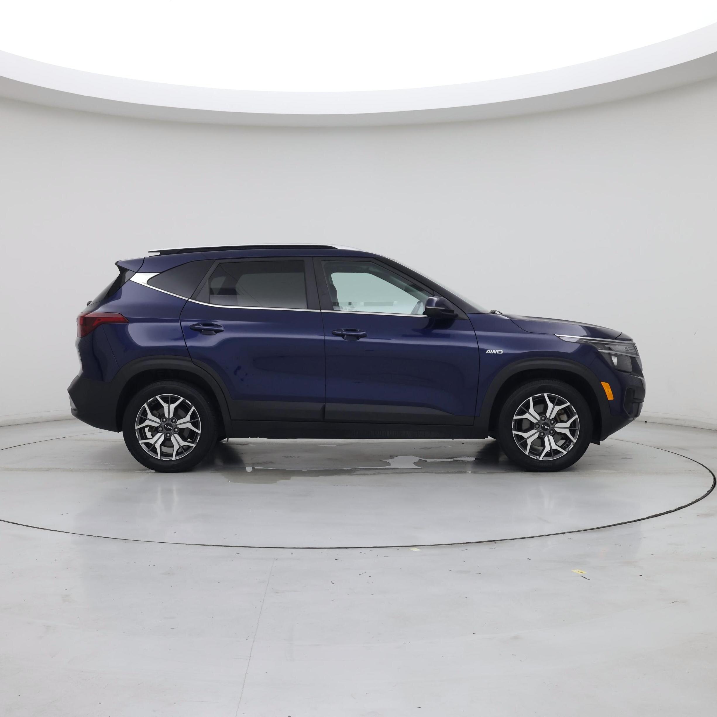 Thumbnail: 2023 Kia Seltos - 7