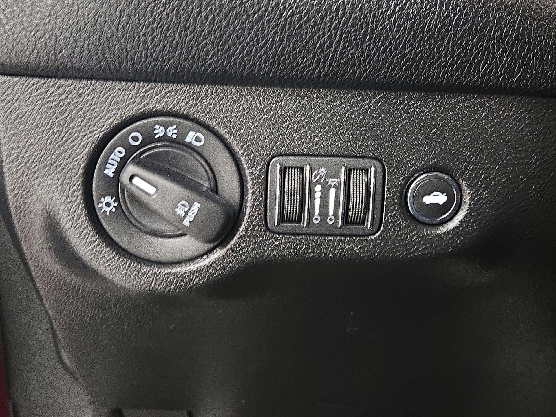 Thumbnail: 2019 Dodge Challenger - 13
