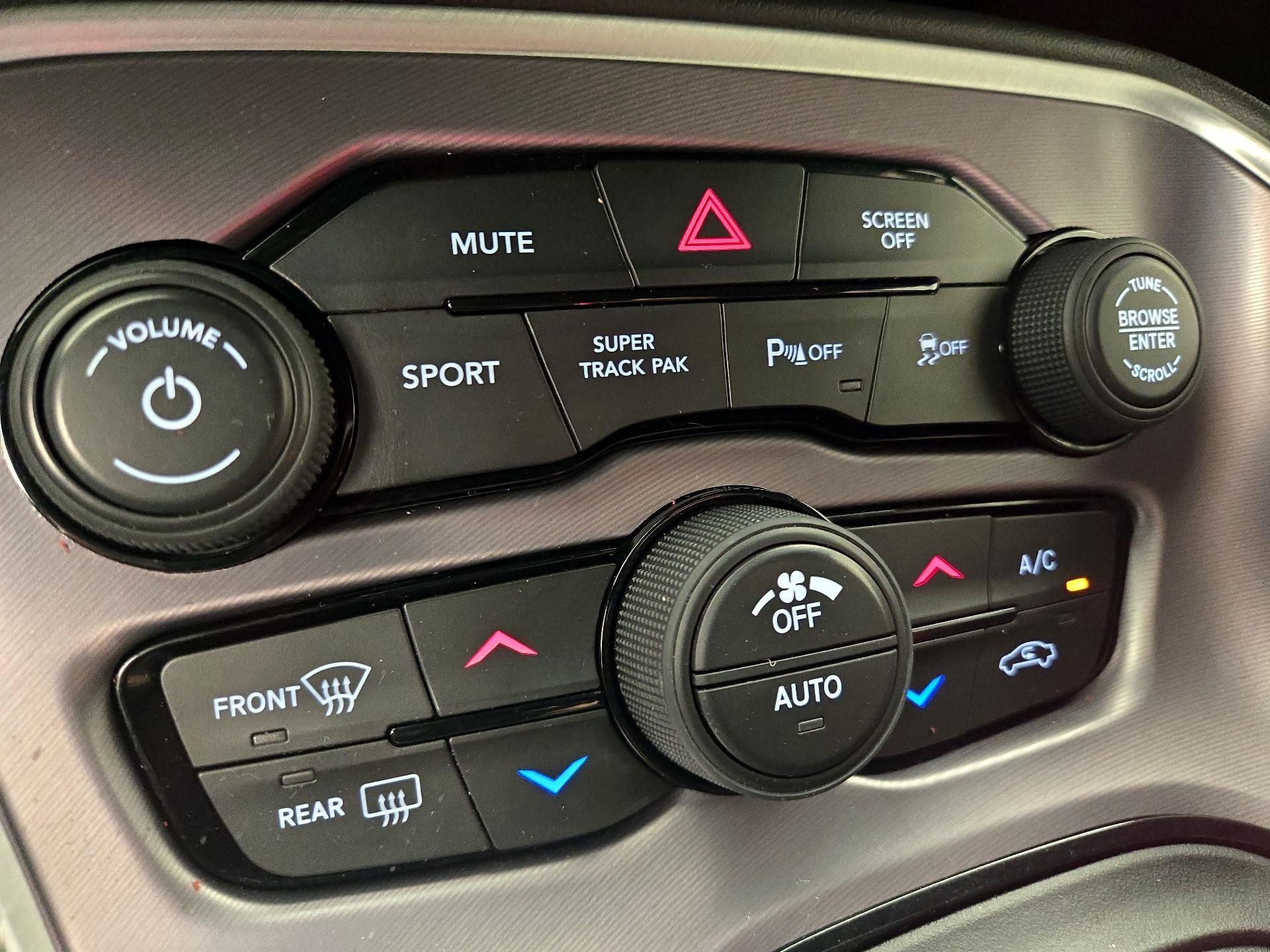 Thumbnail: 2019 Dodge Challenger - 16