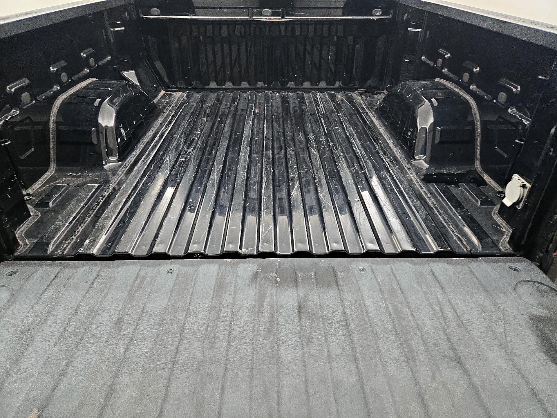 Thumbnail: 2020 Chevrolet Silverado 1500 - 20