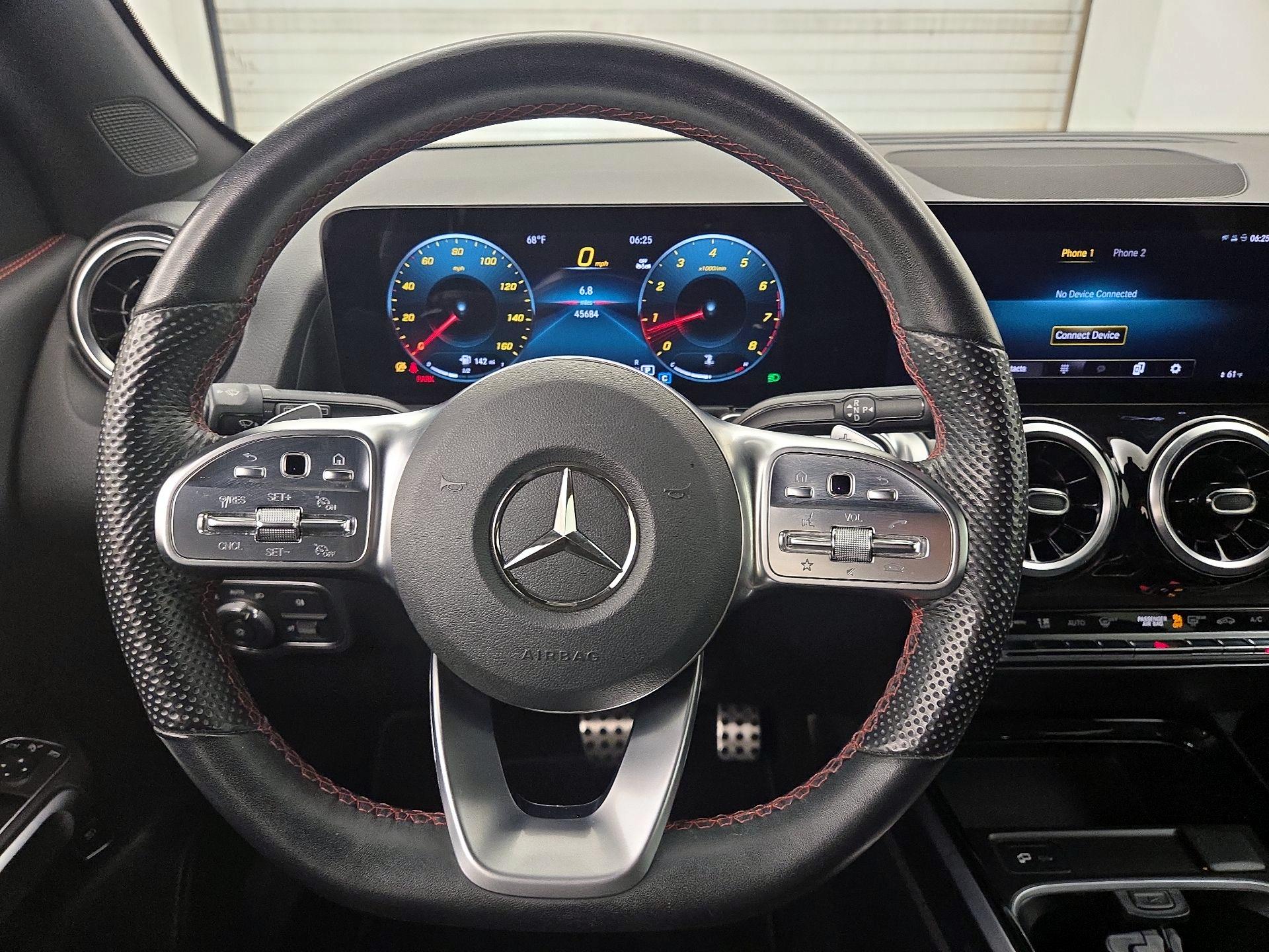 Thumbnail: 2023 Mercedes-Benz GLB - 10