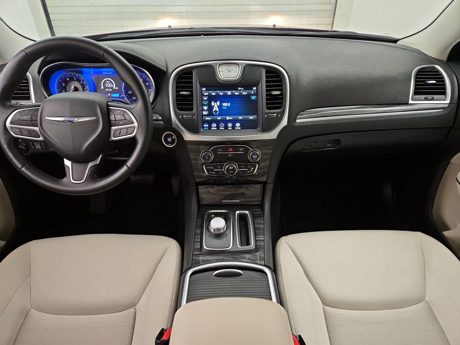 Thumbnail: 2021 Chrysler 300 - 9