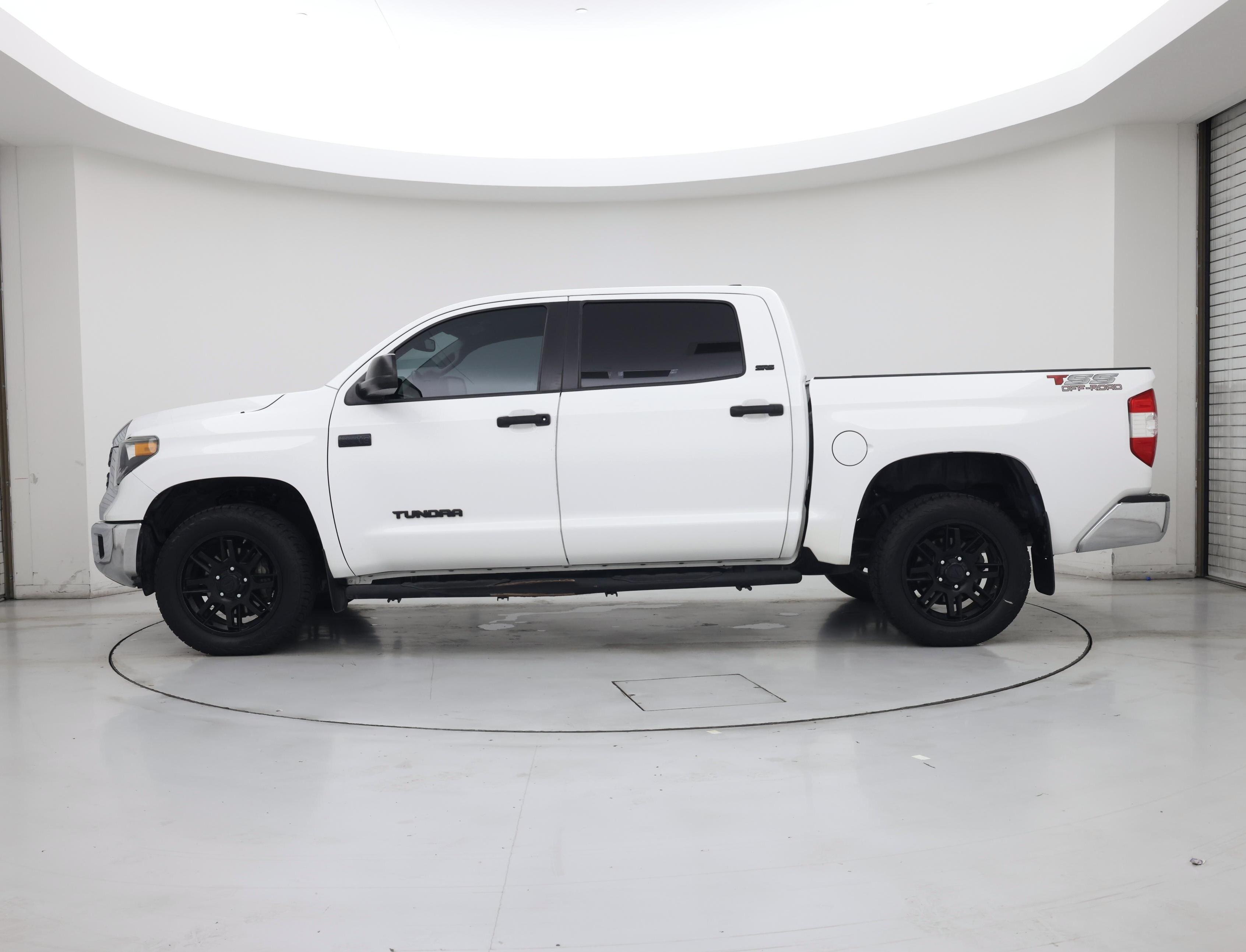 Thumbnail: 2021 Toyota Tundra - 3