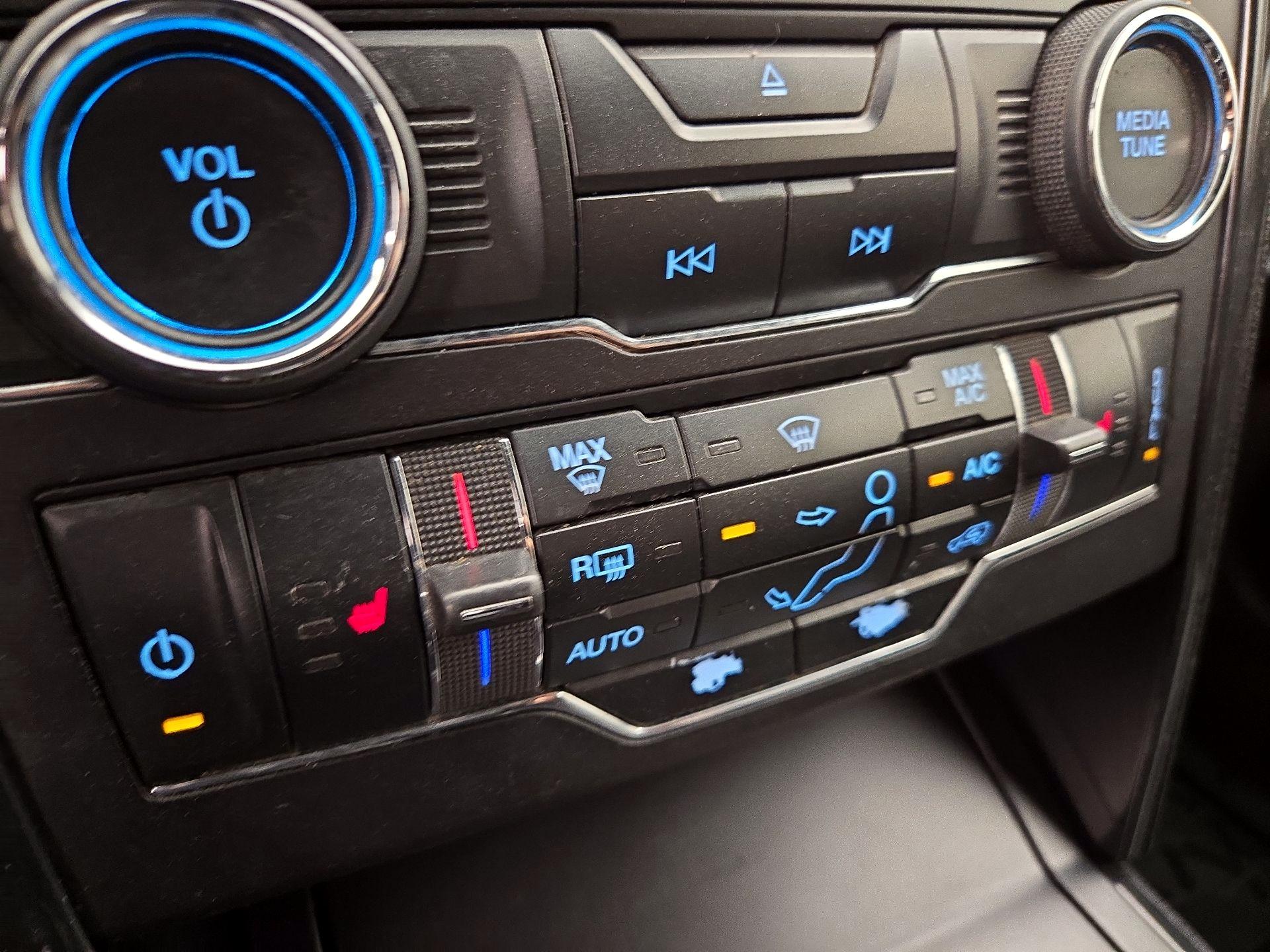 Thumbnail: 2017 Ford Explorer - 17