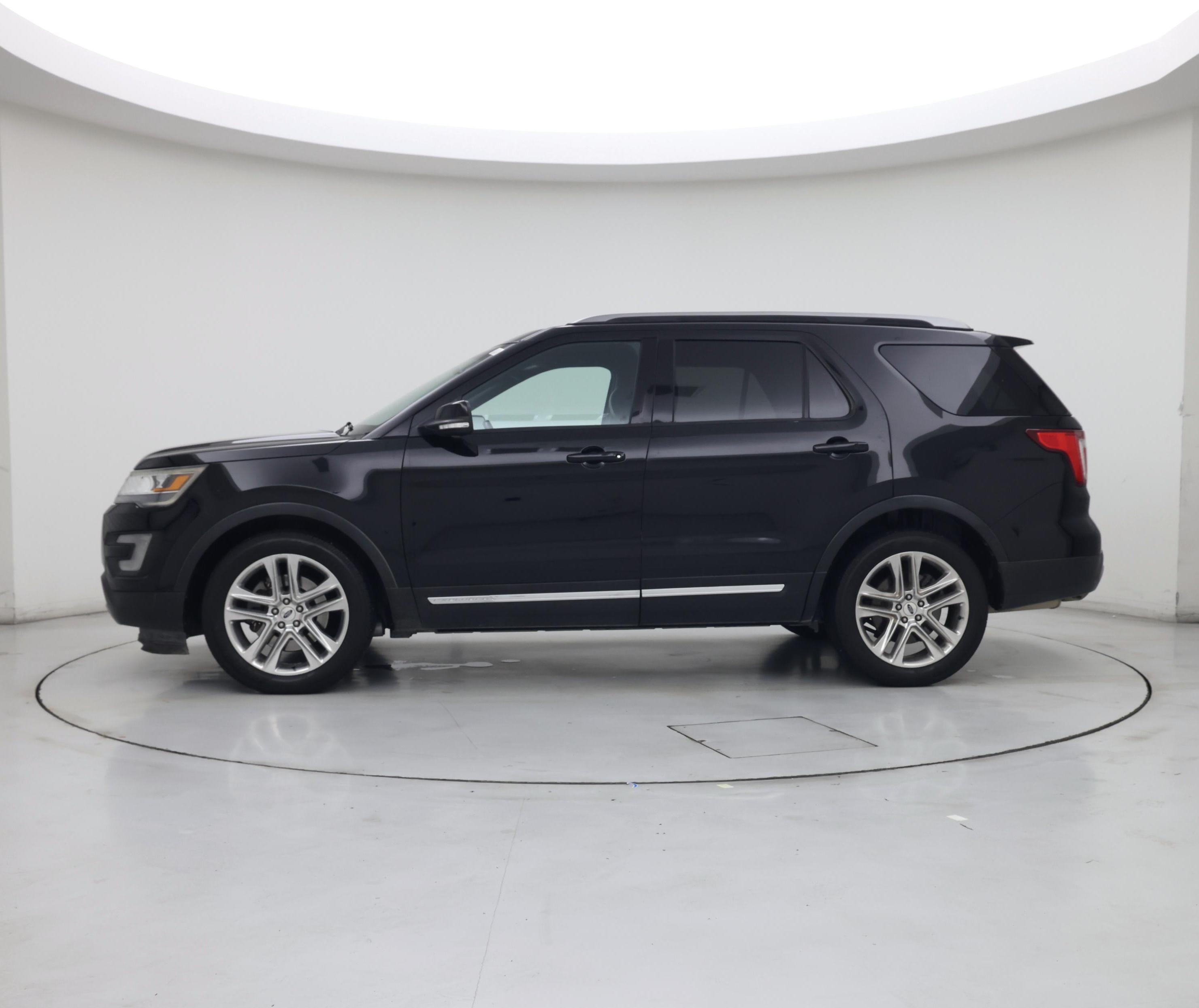 Thumbnail: 2017 Ford Explorer - 3