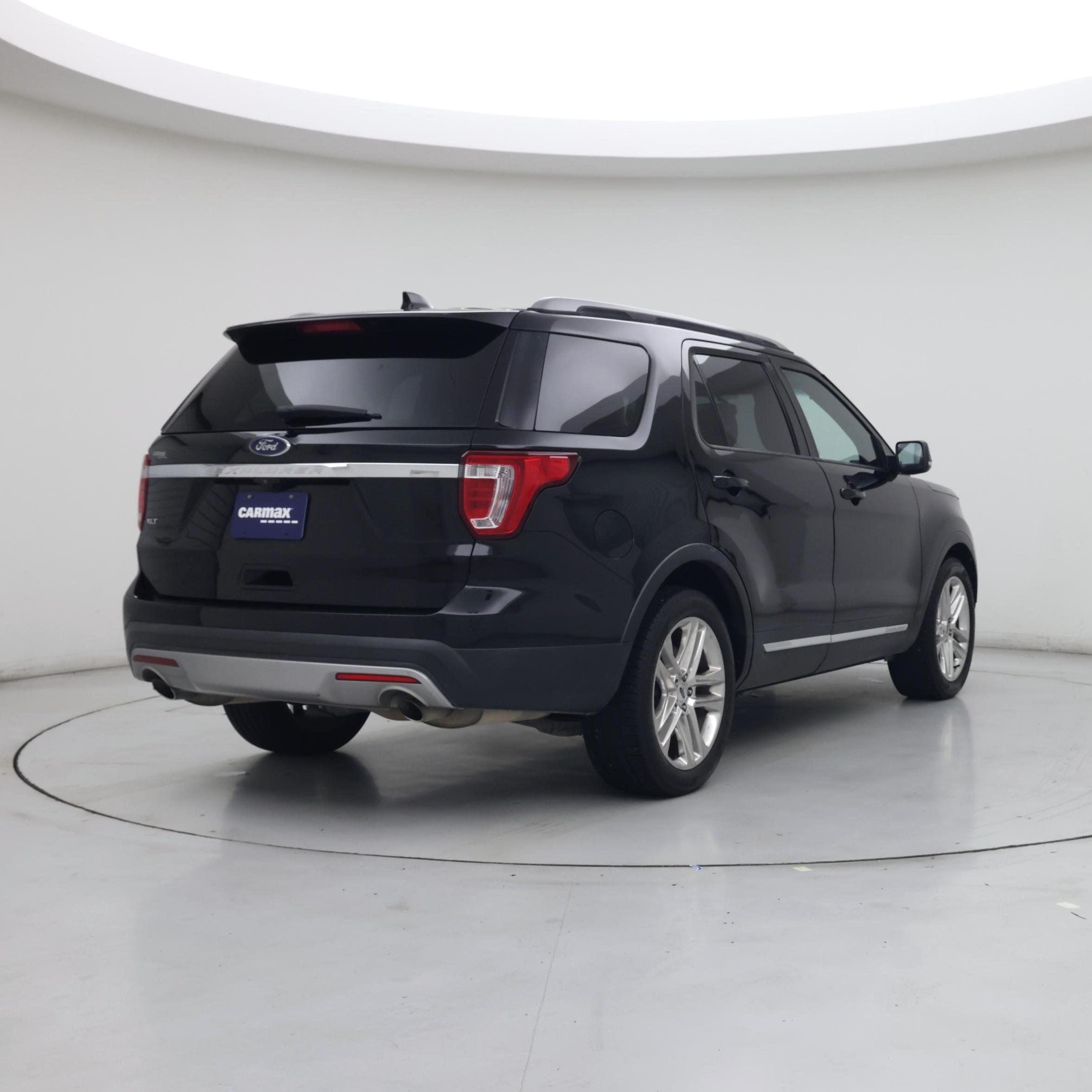 Thumbnail: 2017 Ford Explorer - 8
