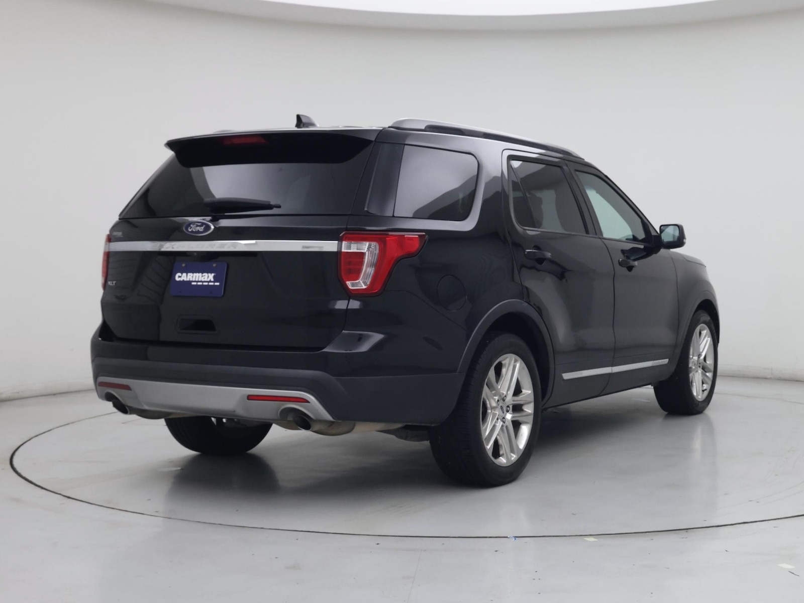 2017 Ford Explorer XLT - Photo 9
