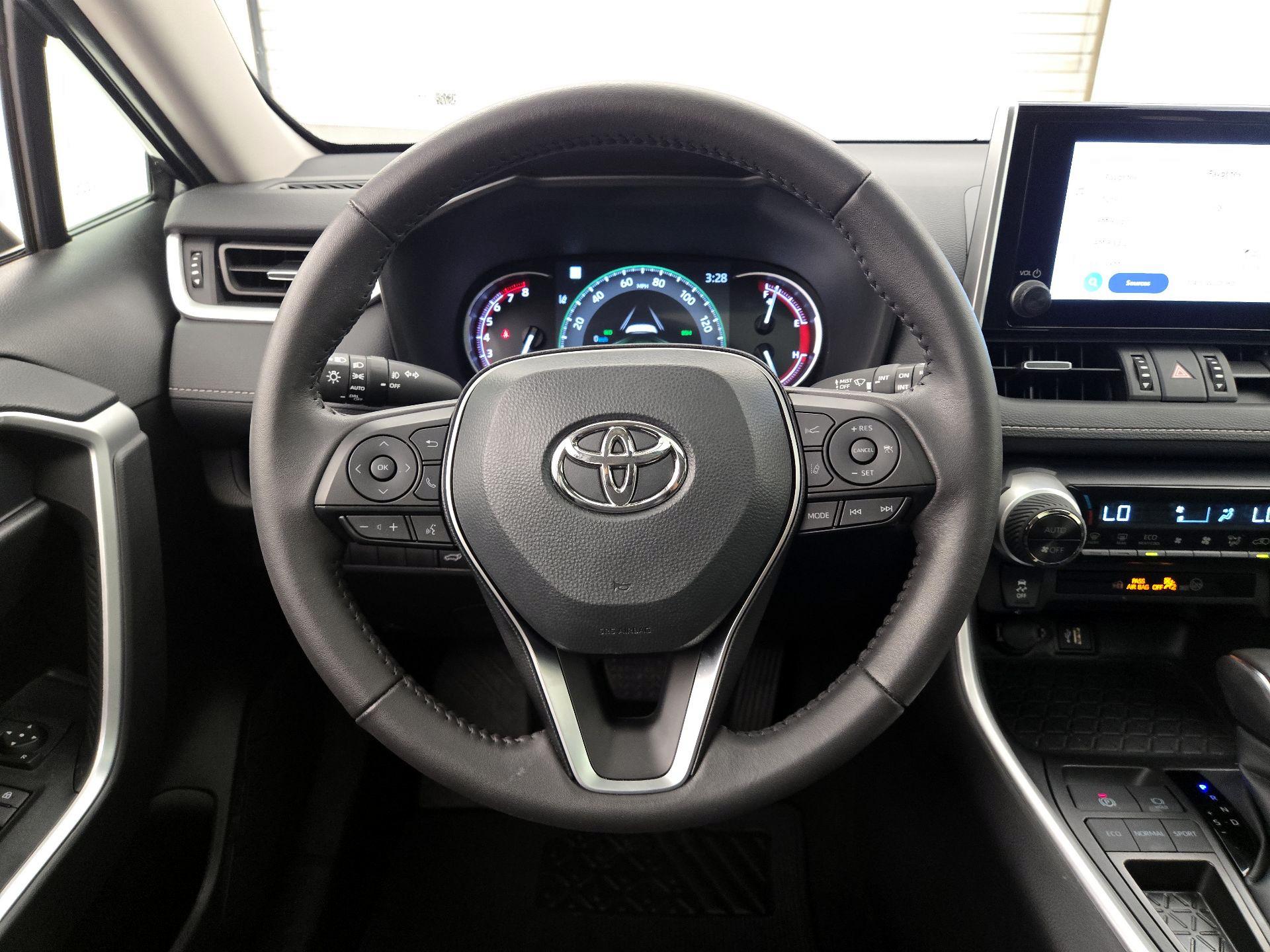 Thumbnail: 2025 Toyota RAV4 - 10