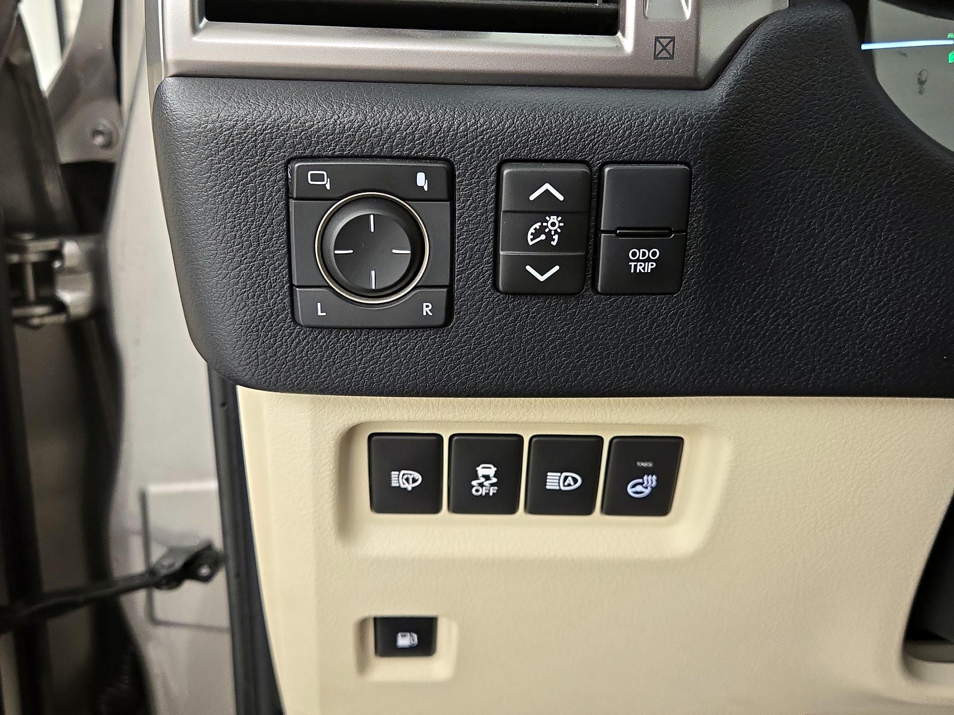 Thumbnail: 2022 Lexus GX - 13