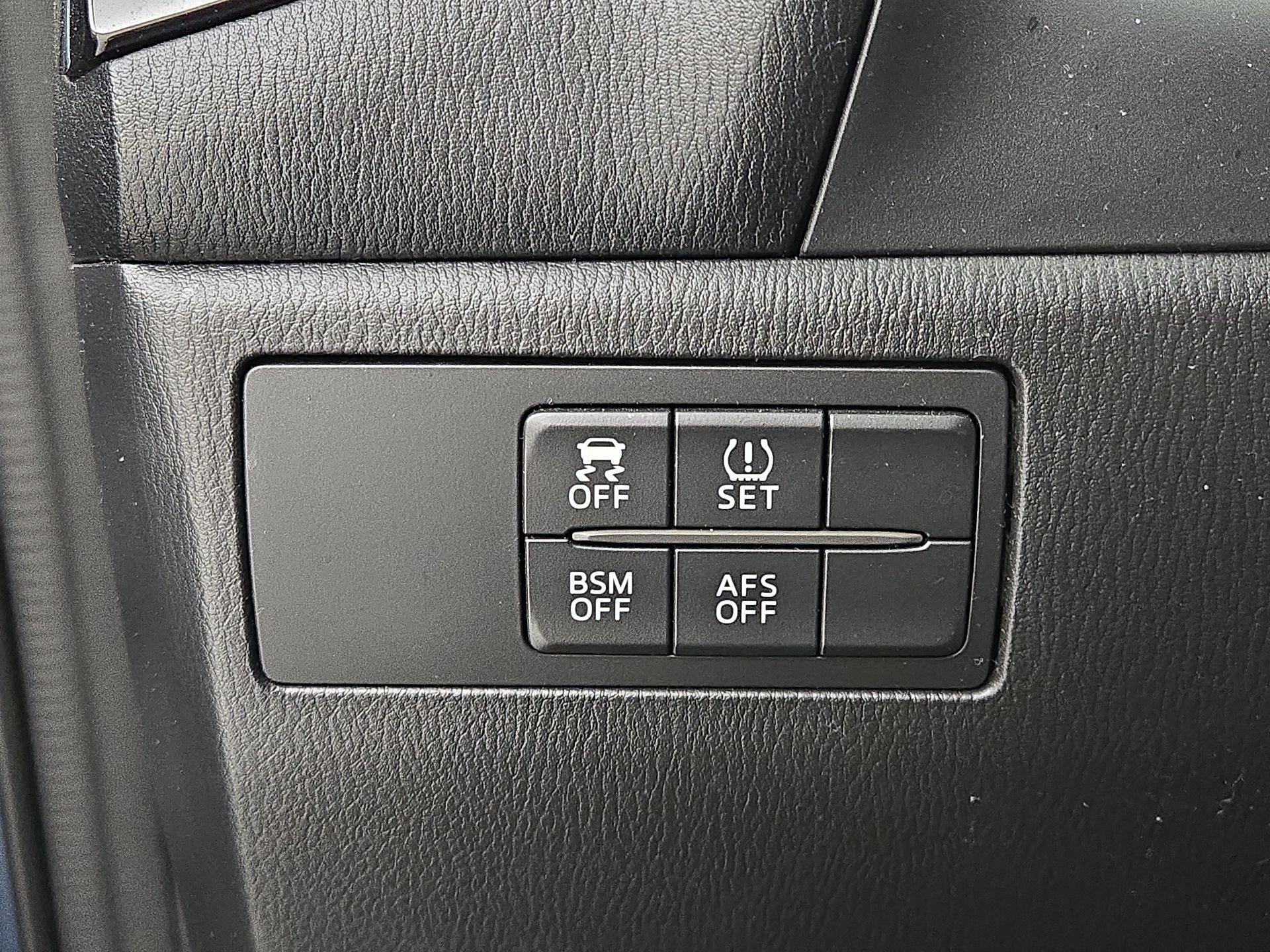 Thumbnail: 2014 Mazda Mazda3 - 13
