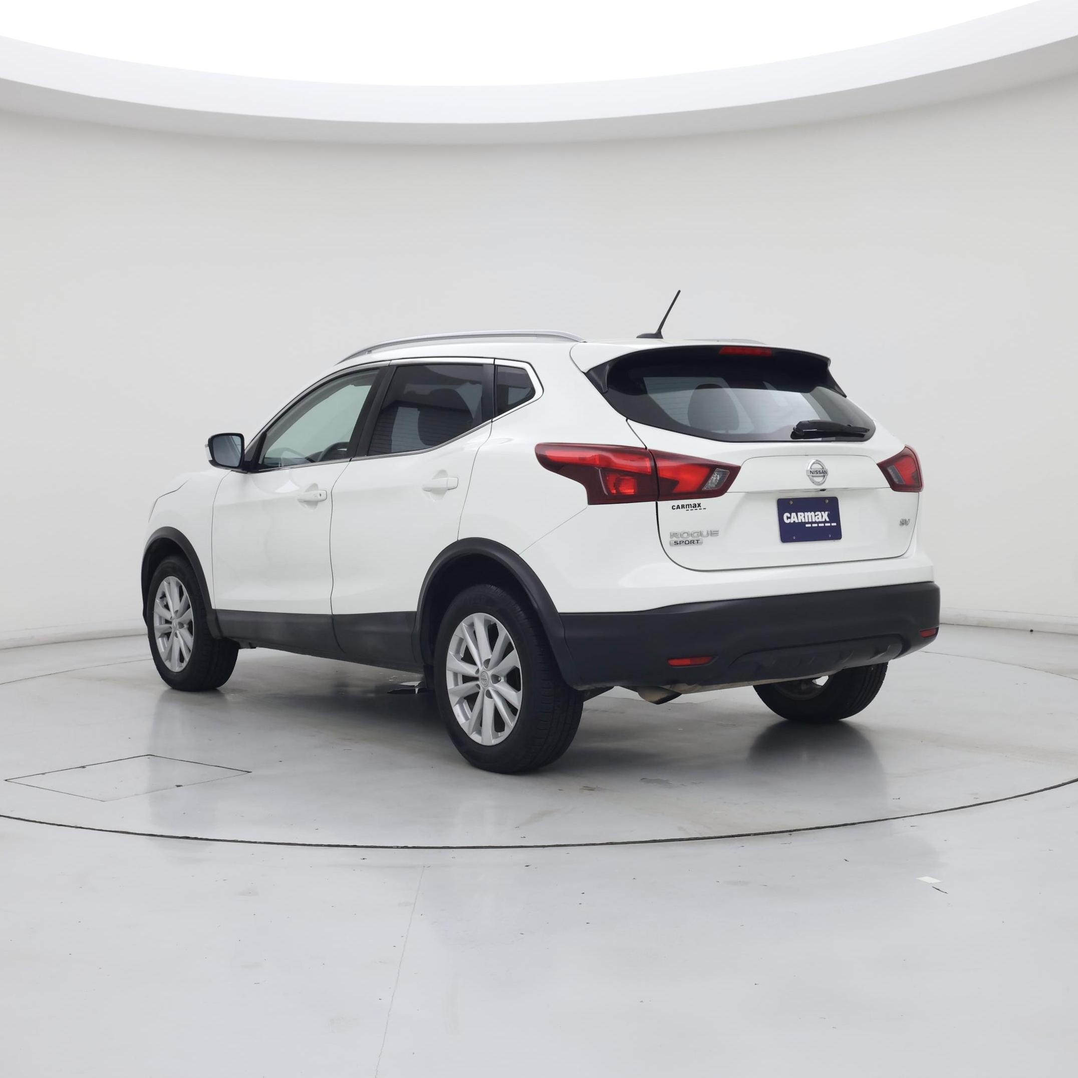 Thumbnail: 2017 Nissan Rogue Sport - 2