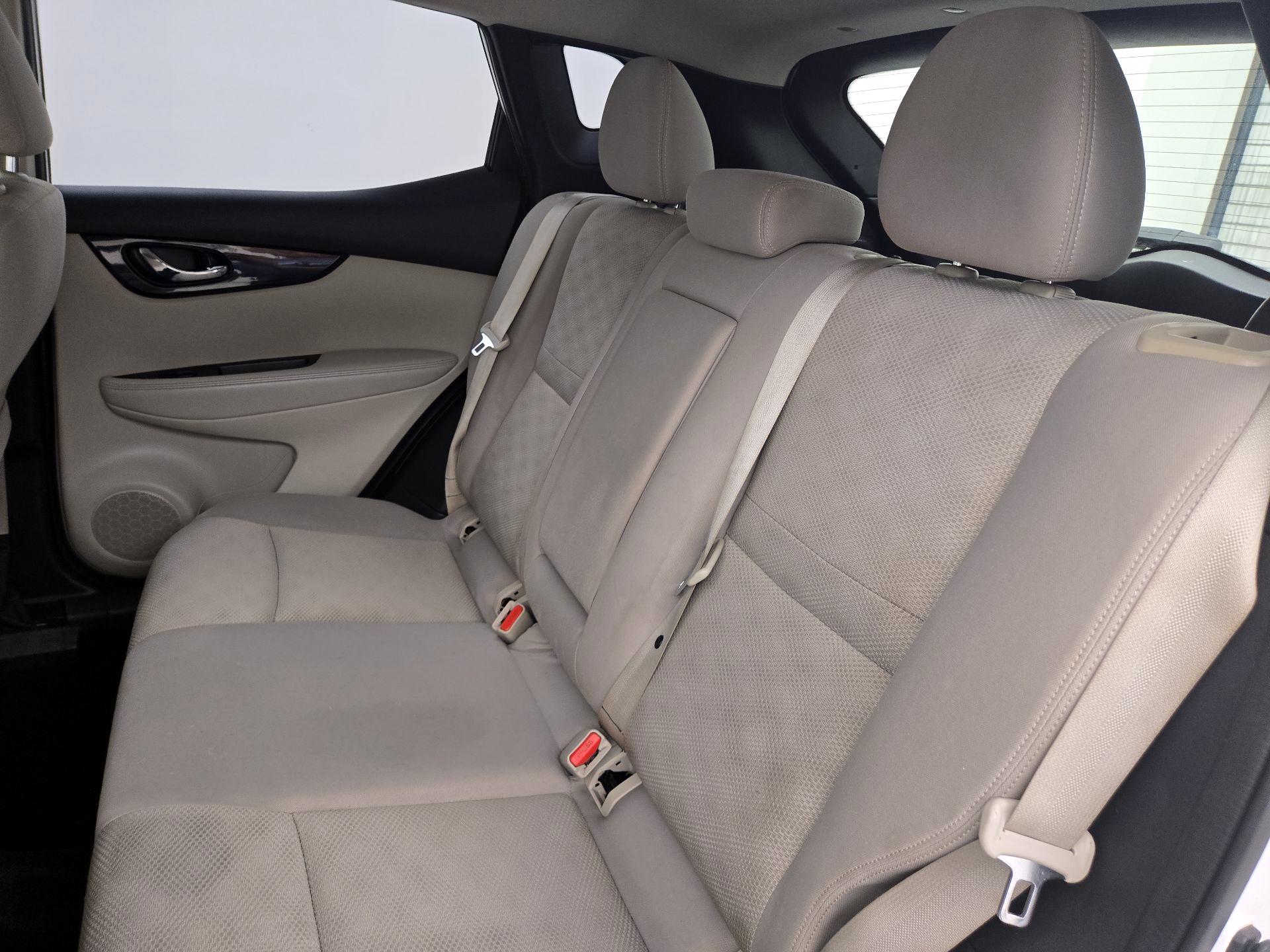 Thumbnail: 2017 Nissan Rogue Sport - 19