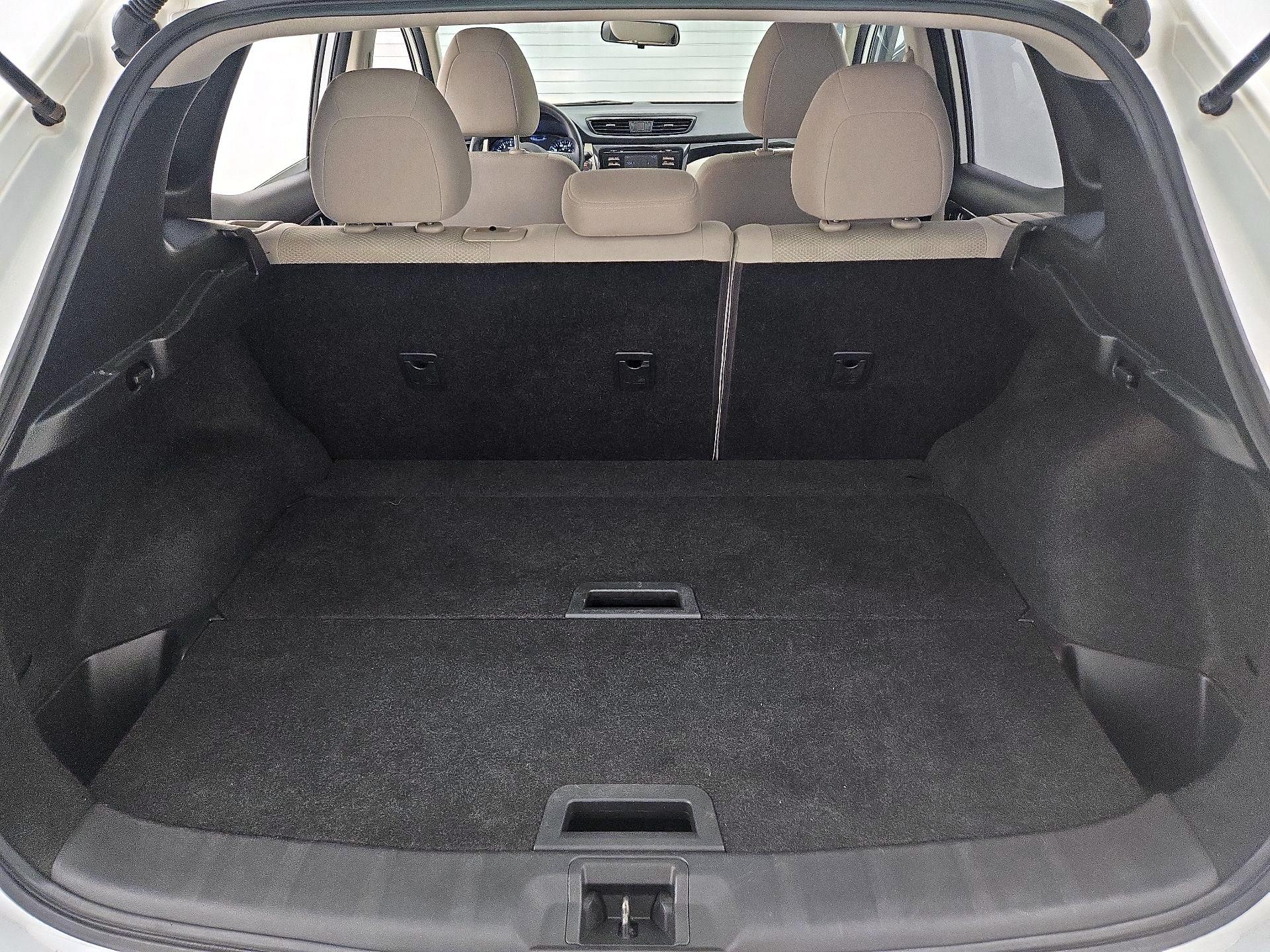 Thumbnail: 2017 Nissan Rogue Sport - 20