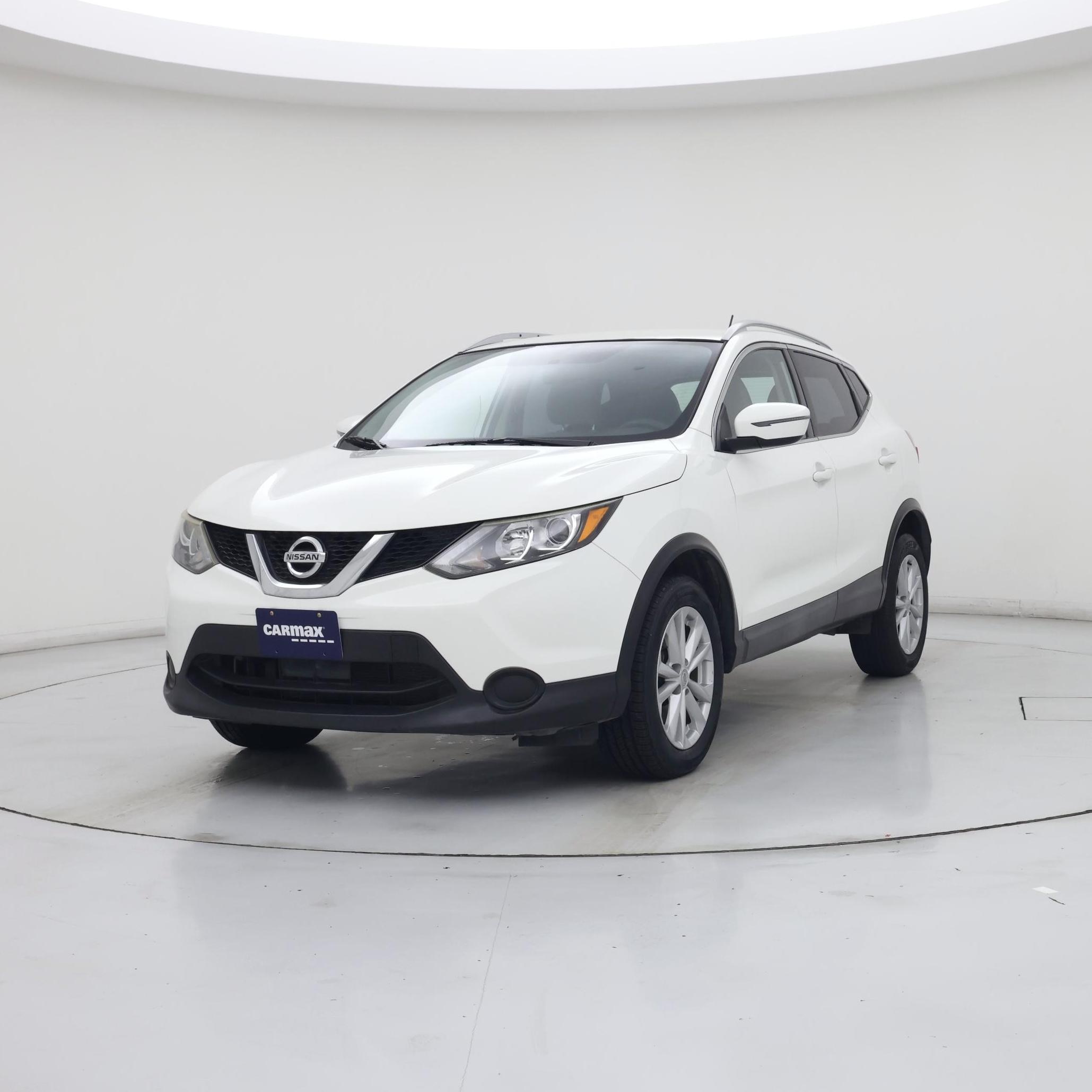 Thumbnail: 2017 Nissan Rogue Sport - 4
