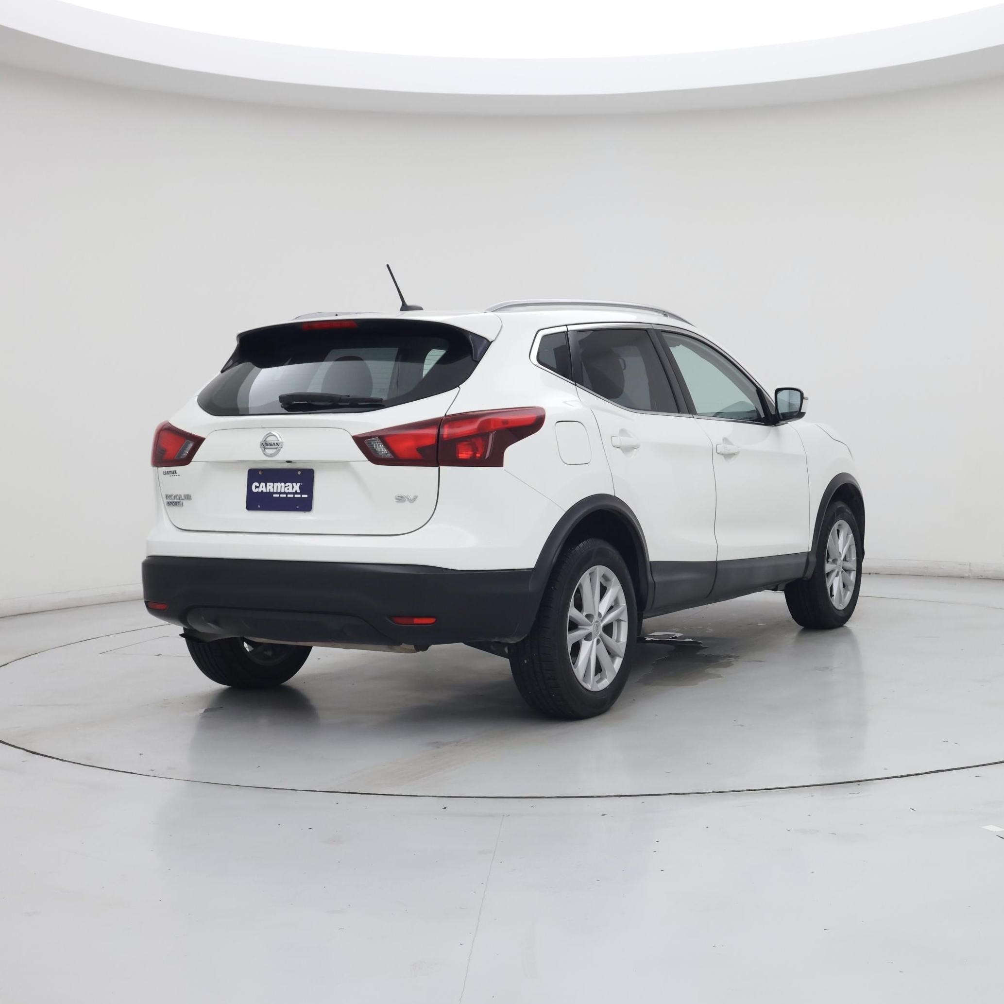 Thumbnail: 2017 Nissan Rogue Sport - 8