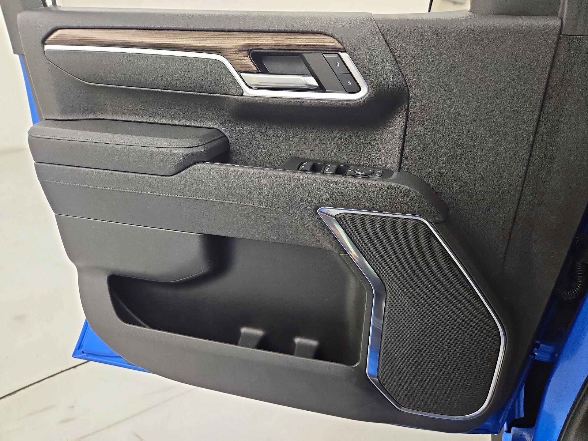 Thumbnail: 2025 Chevrolet Silverado 1500 - 12