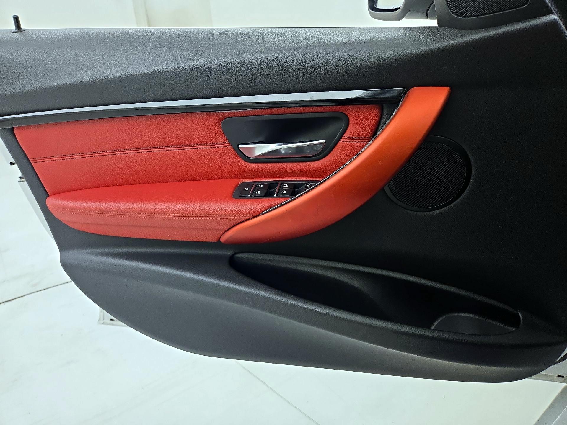 Thumbnail: 2017 BMW 3 Series - 12