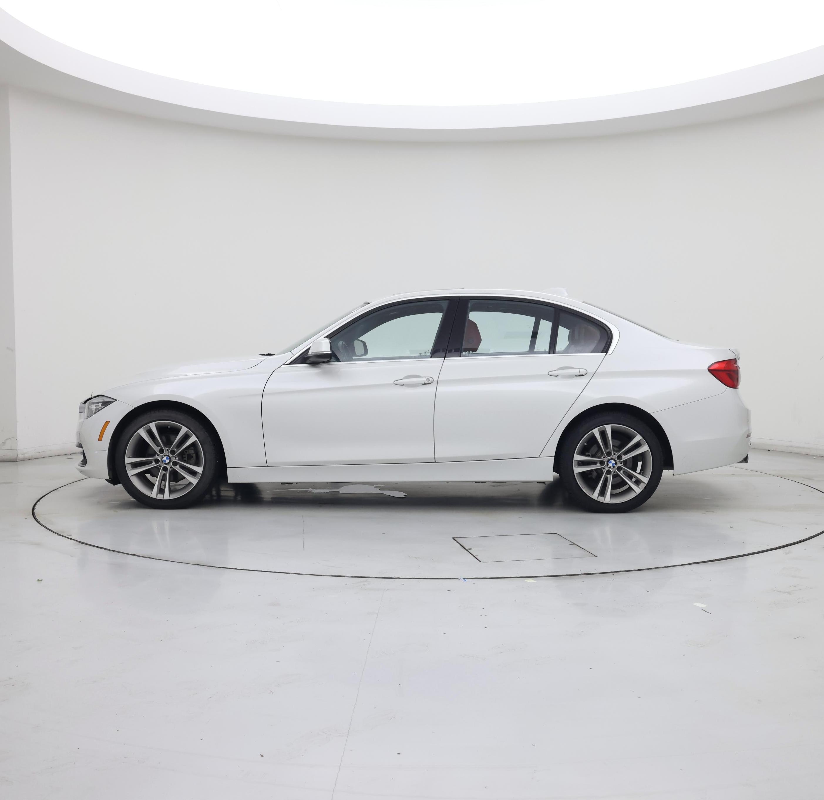 Thumbnail: 2017 BMW 3 Series - 3