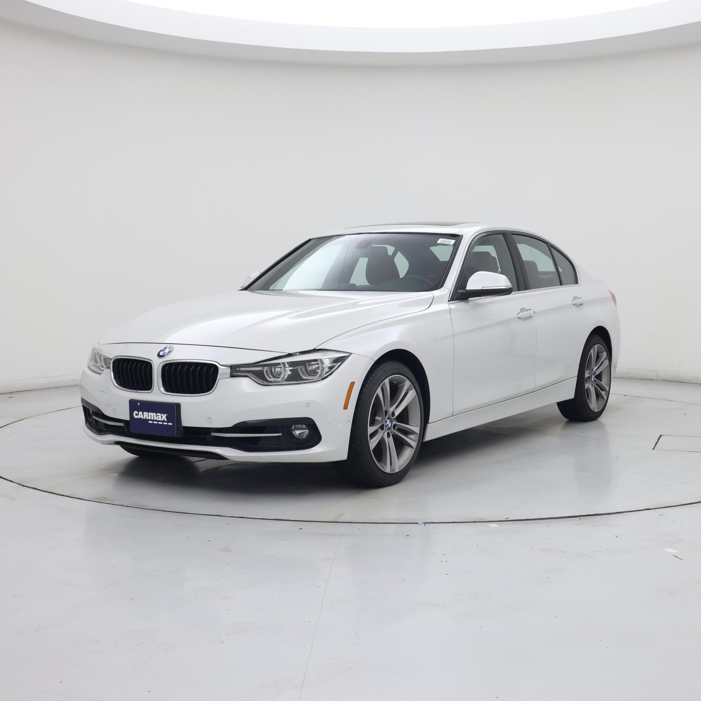 Thumbnail: 2017 BMW 3 Series - 4