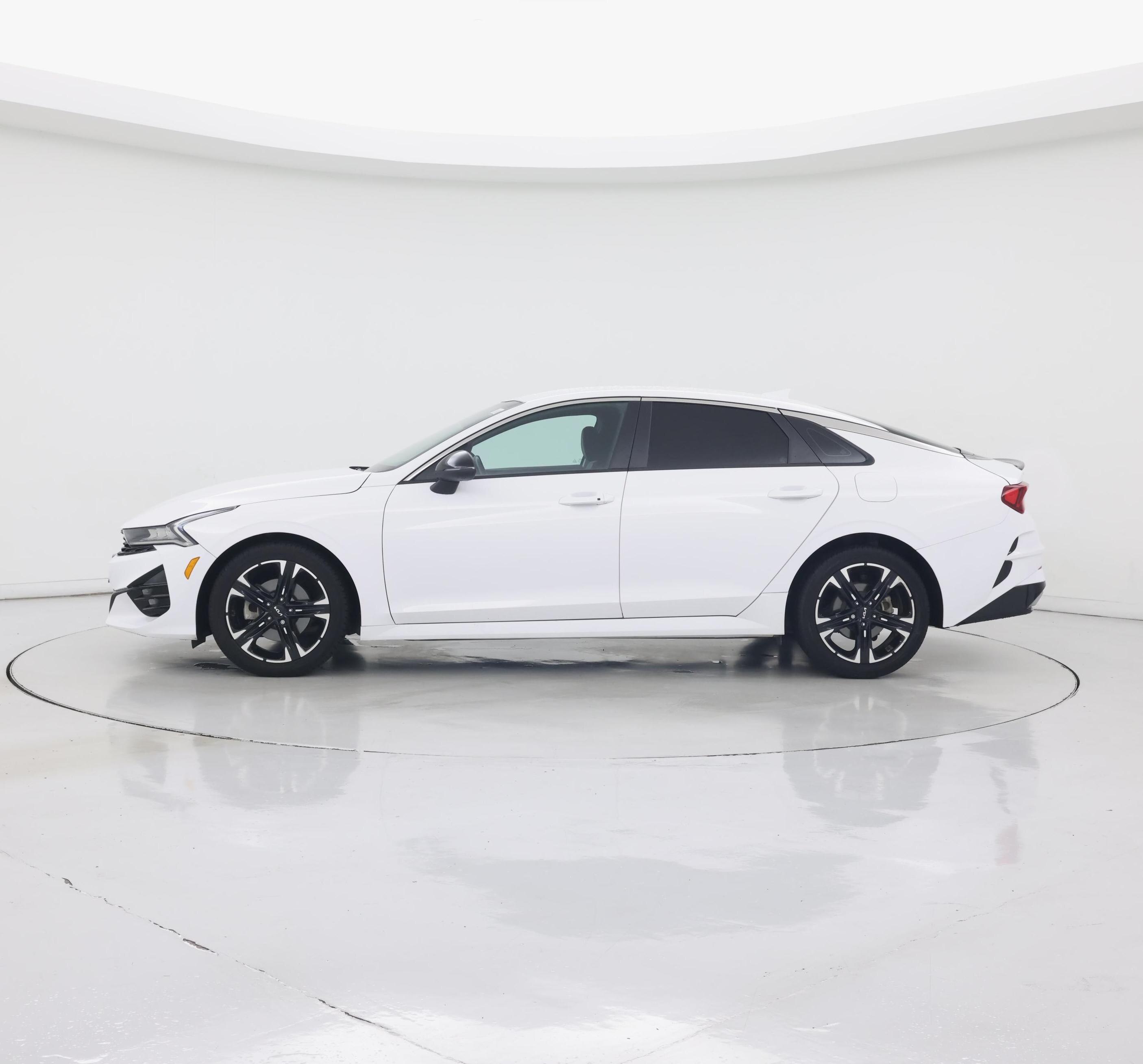 Thumbnail: 2022 Kia K5 - 3
