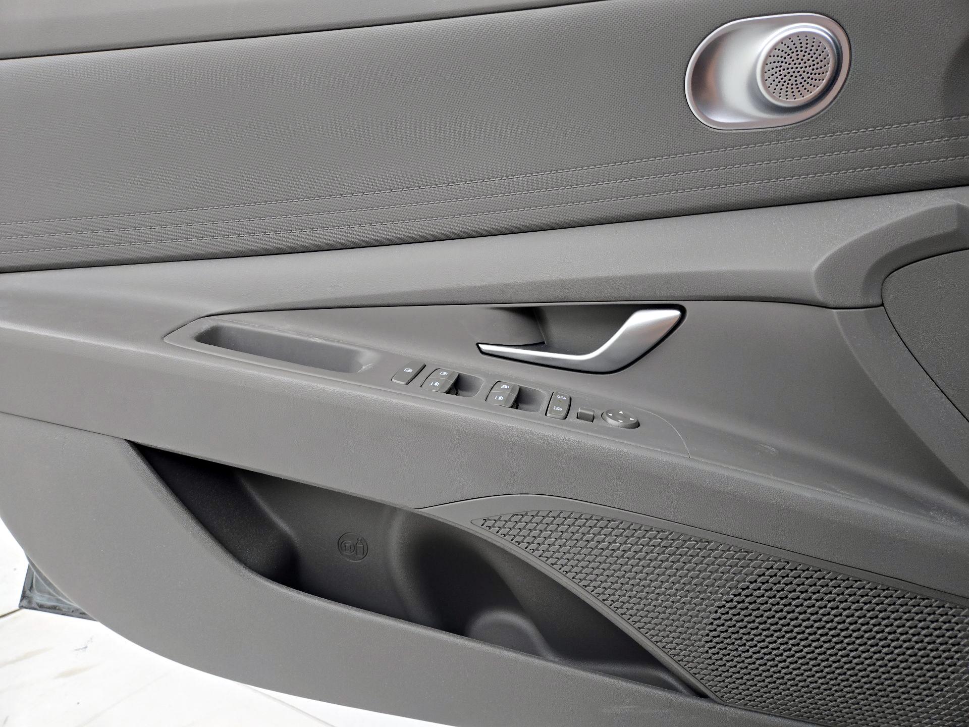 Thumbnail: 2024 Hyundai Elantra - 12