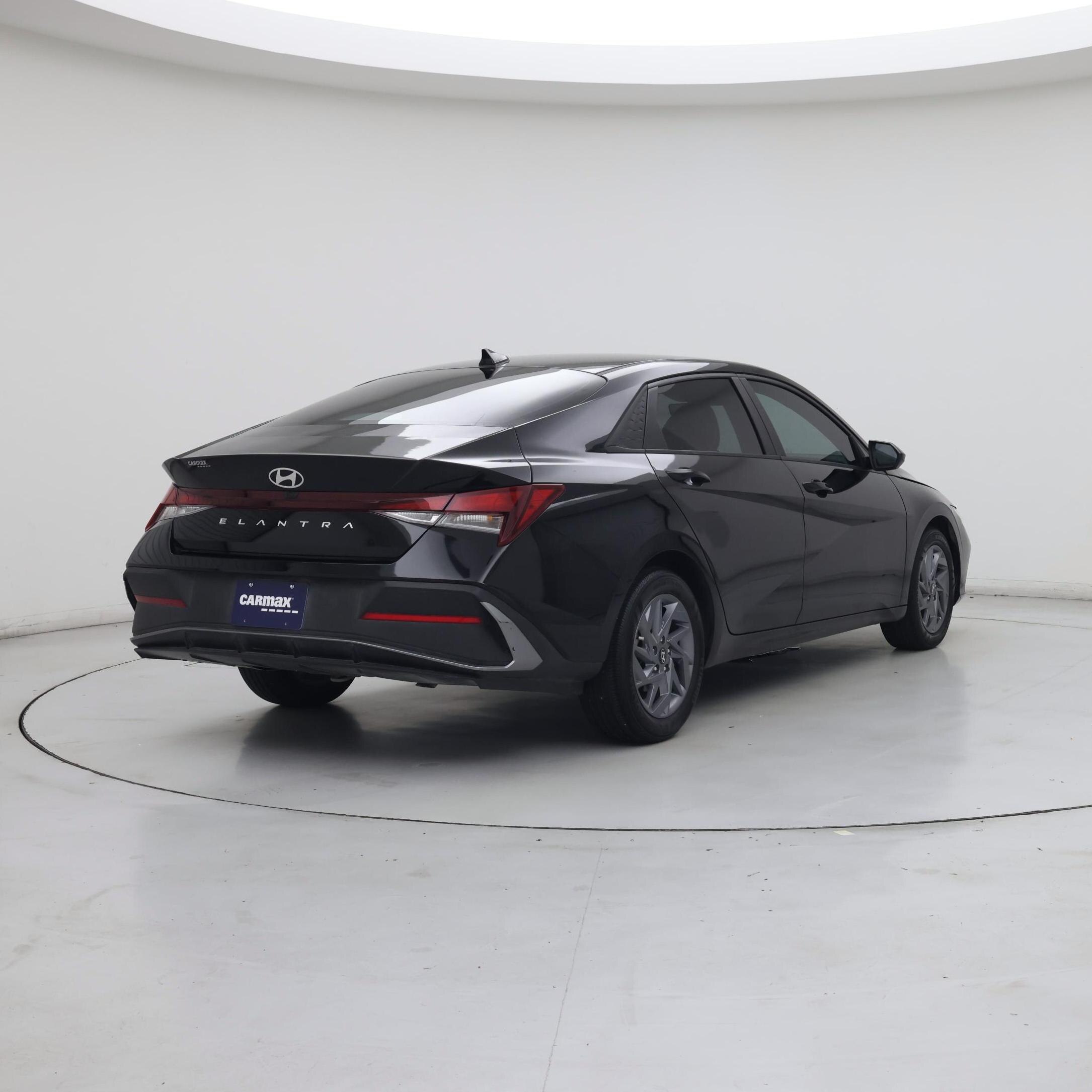 Thumbnail: 2024 Hyundai Elantra - 8