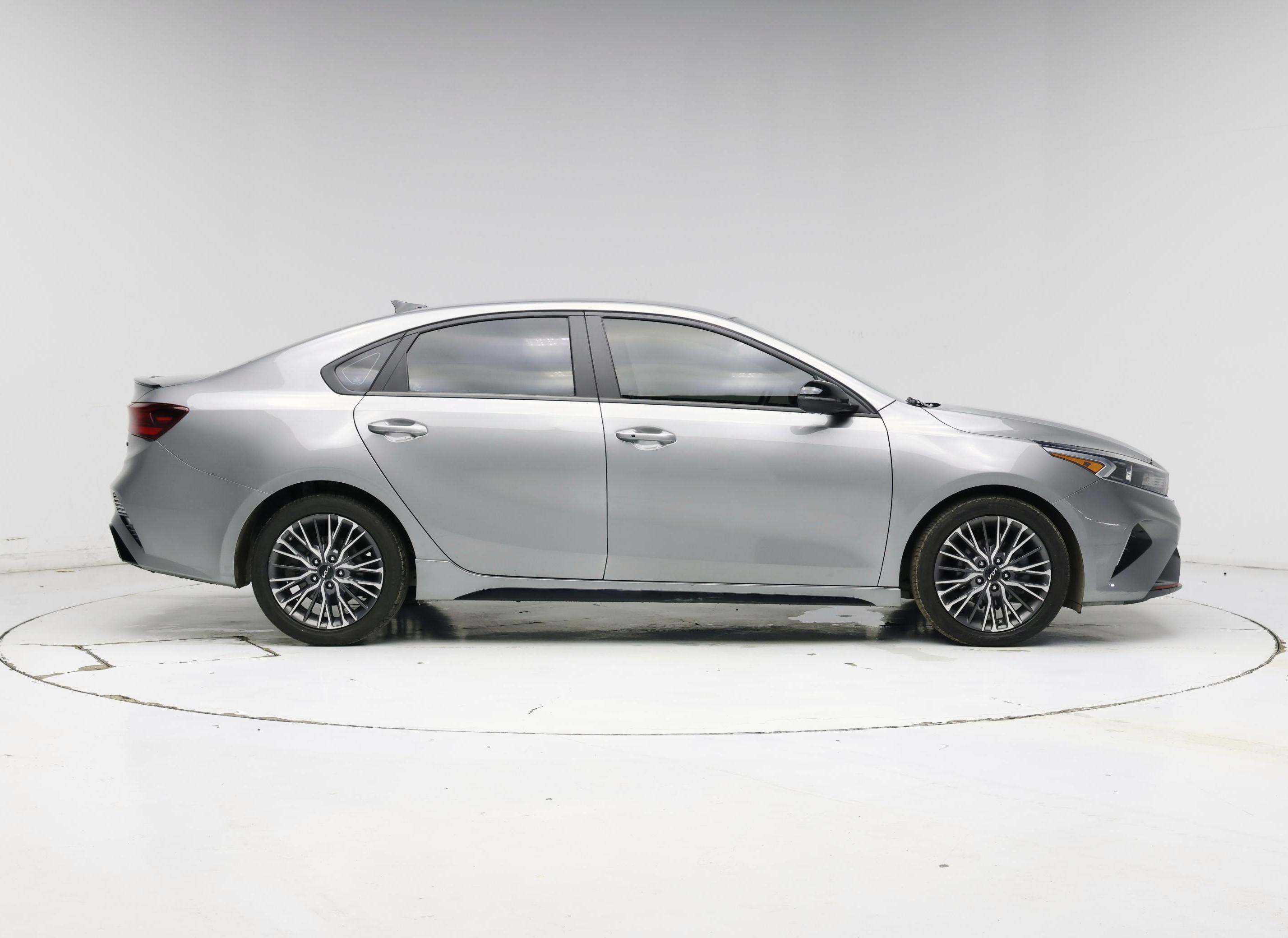 Thumbnail: 2022 Kia Forte - 7