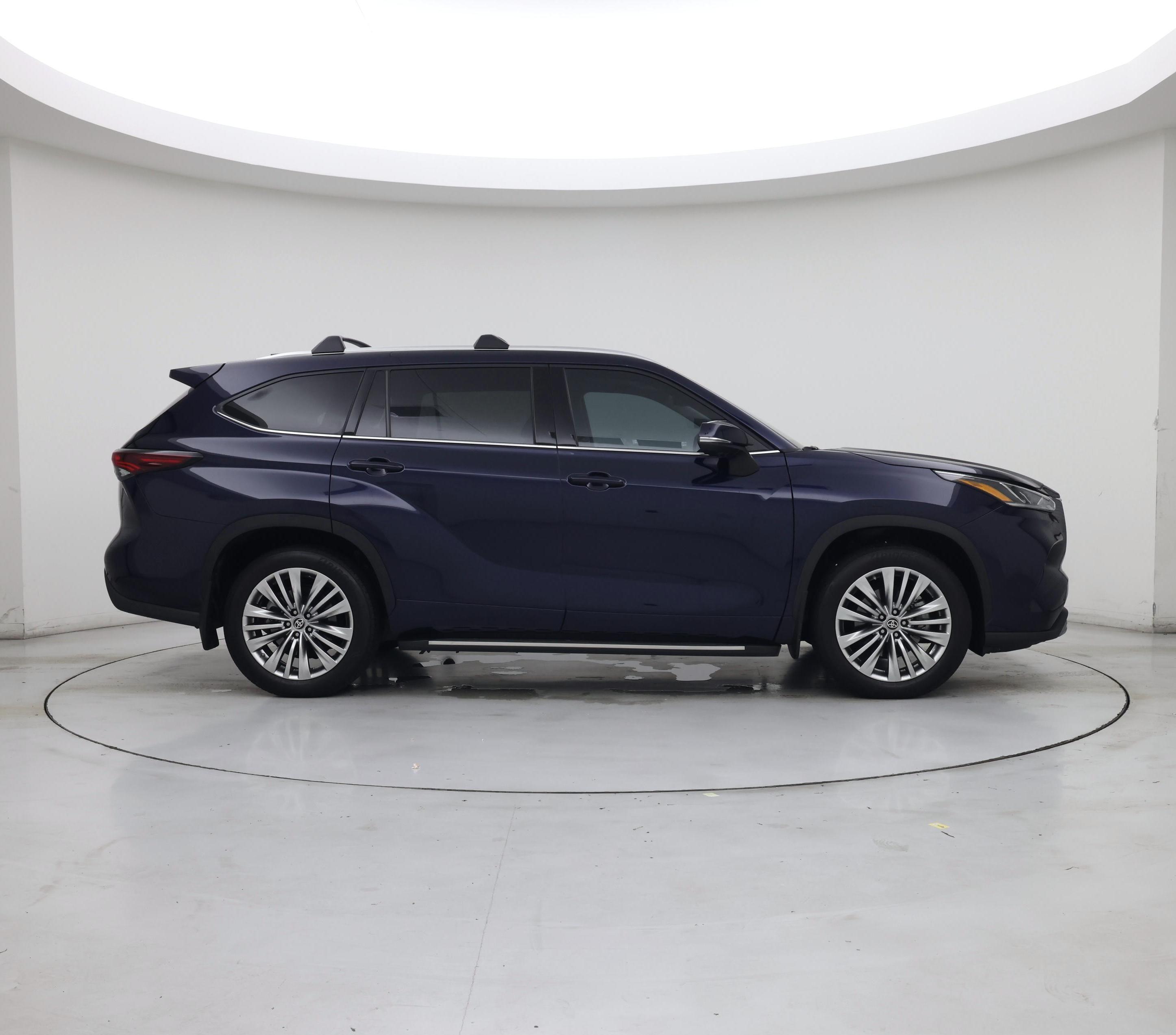 Thumbnail: 2024 Toyota Highlander - 7