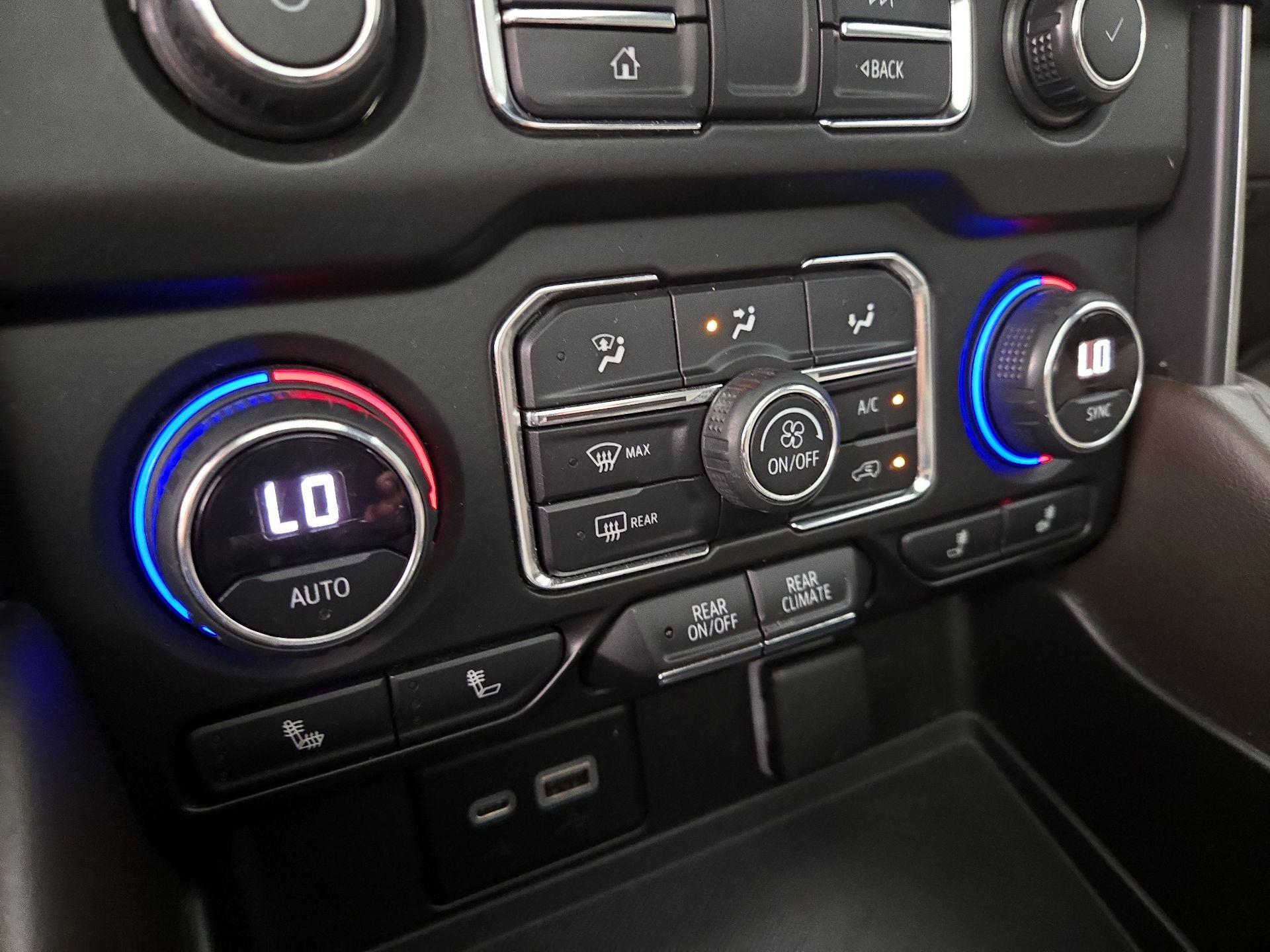 Thumbnail: 2021 Chevrolet Tahoe - 16