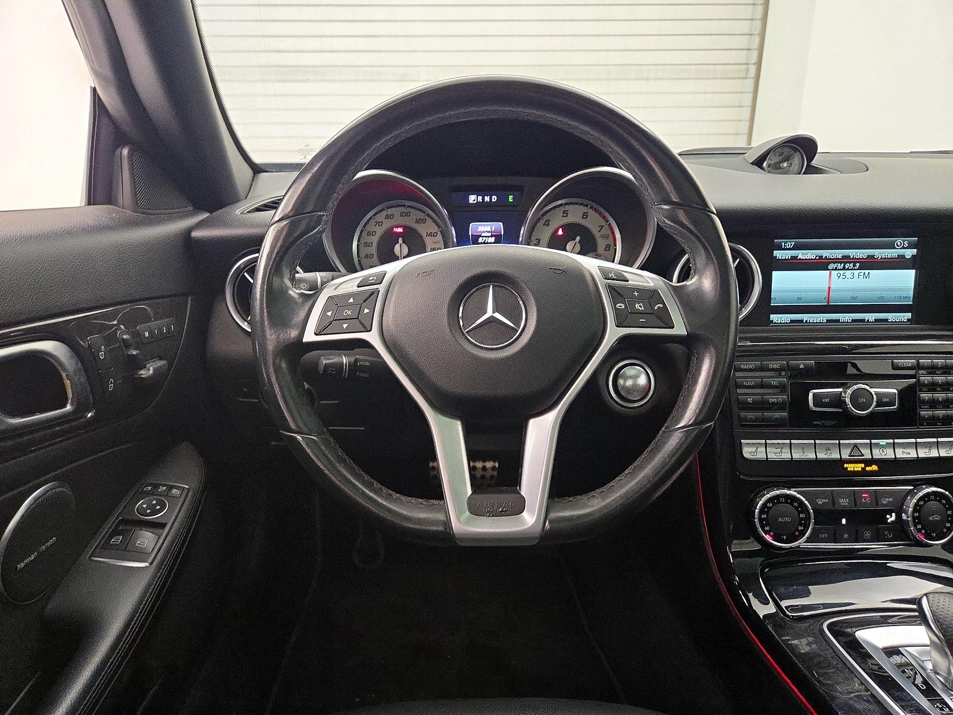 Thumbnail: 2016 Mercedes-Benz SLK - 10