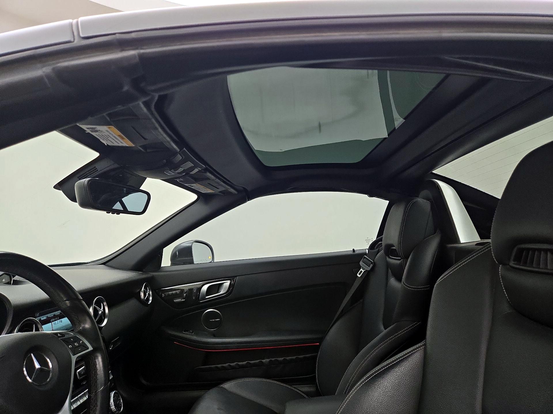 Thumbnail: 2016 Mercedes-Benz SLK - 19