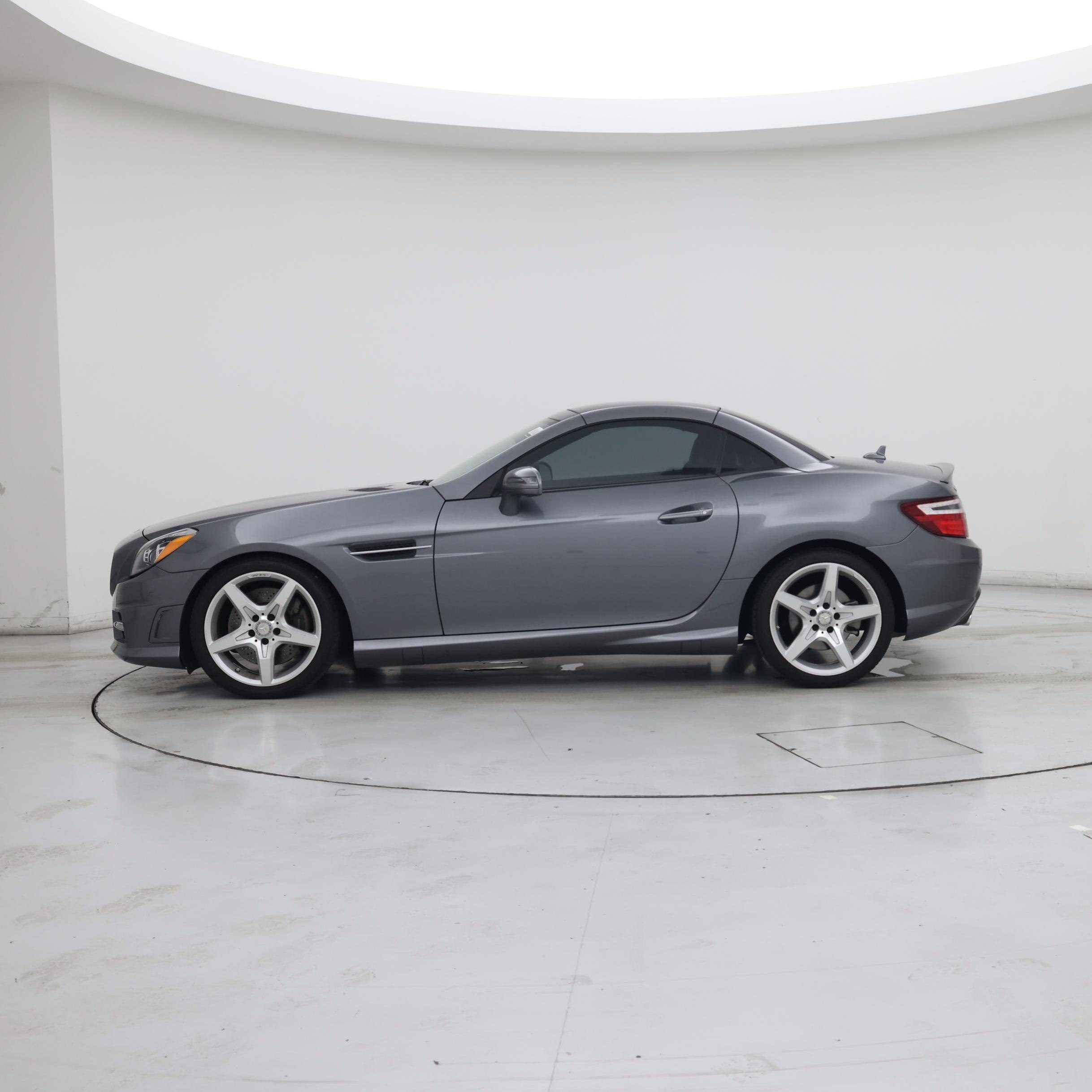 Thumbnail: 2016 Mercedes-Benz SLK - 3