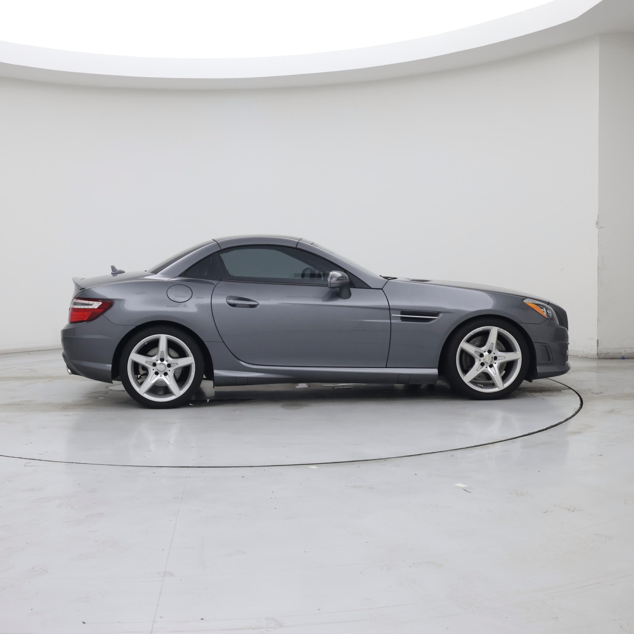 Thumbnail: 2016 Mercedes-Benz SLK - 7
