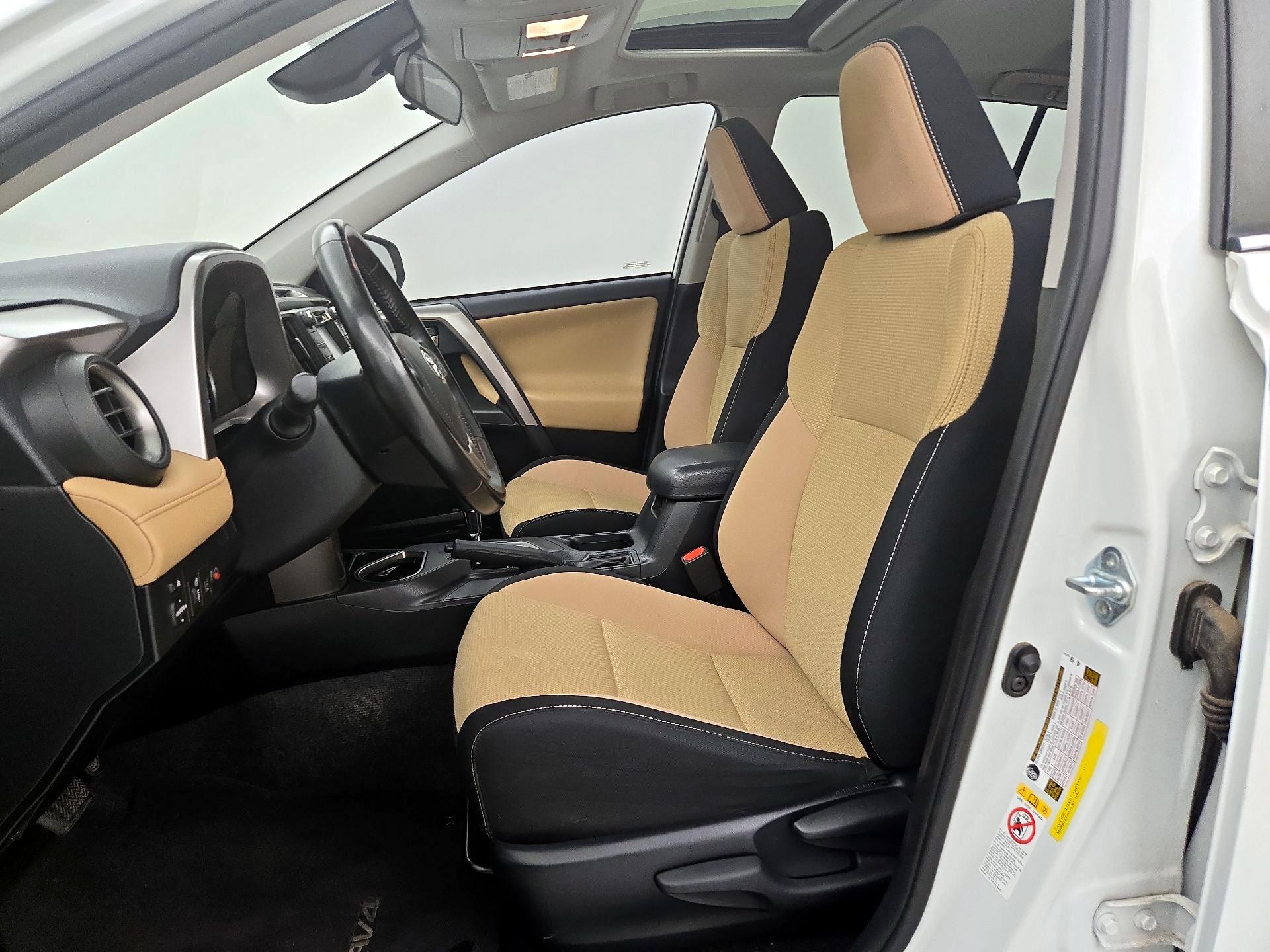 Thumbnail: 2018 Toyota RAV4 - 11