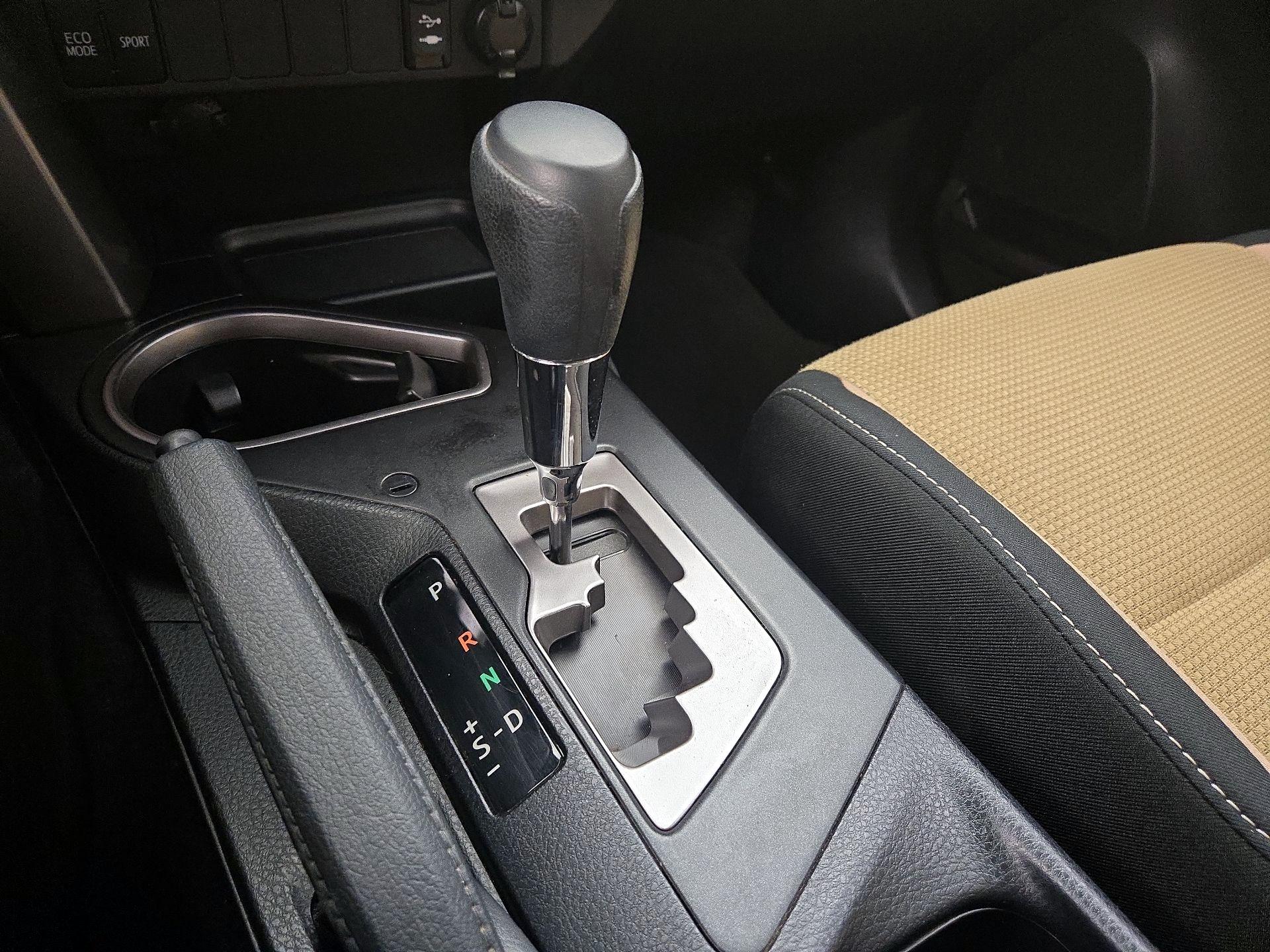 Thumbnail: 2018 Toyota RAV4 - 17