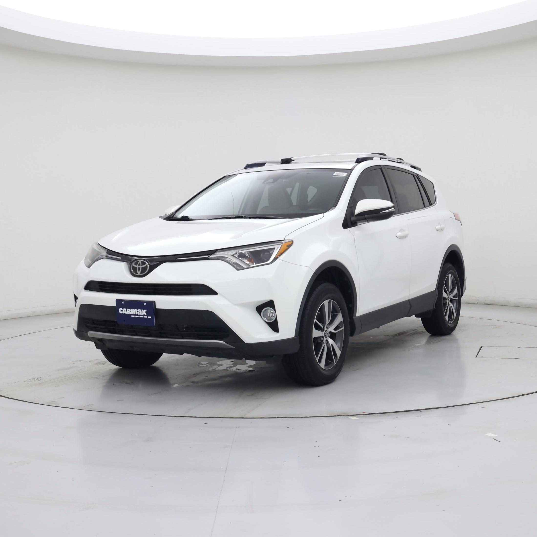 Thumbnail: 2018 Toyota RAV4 - 4