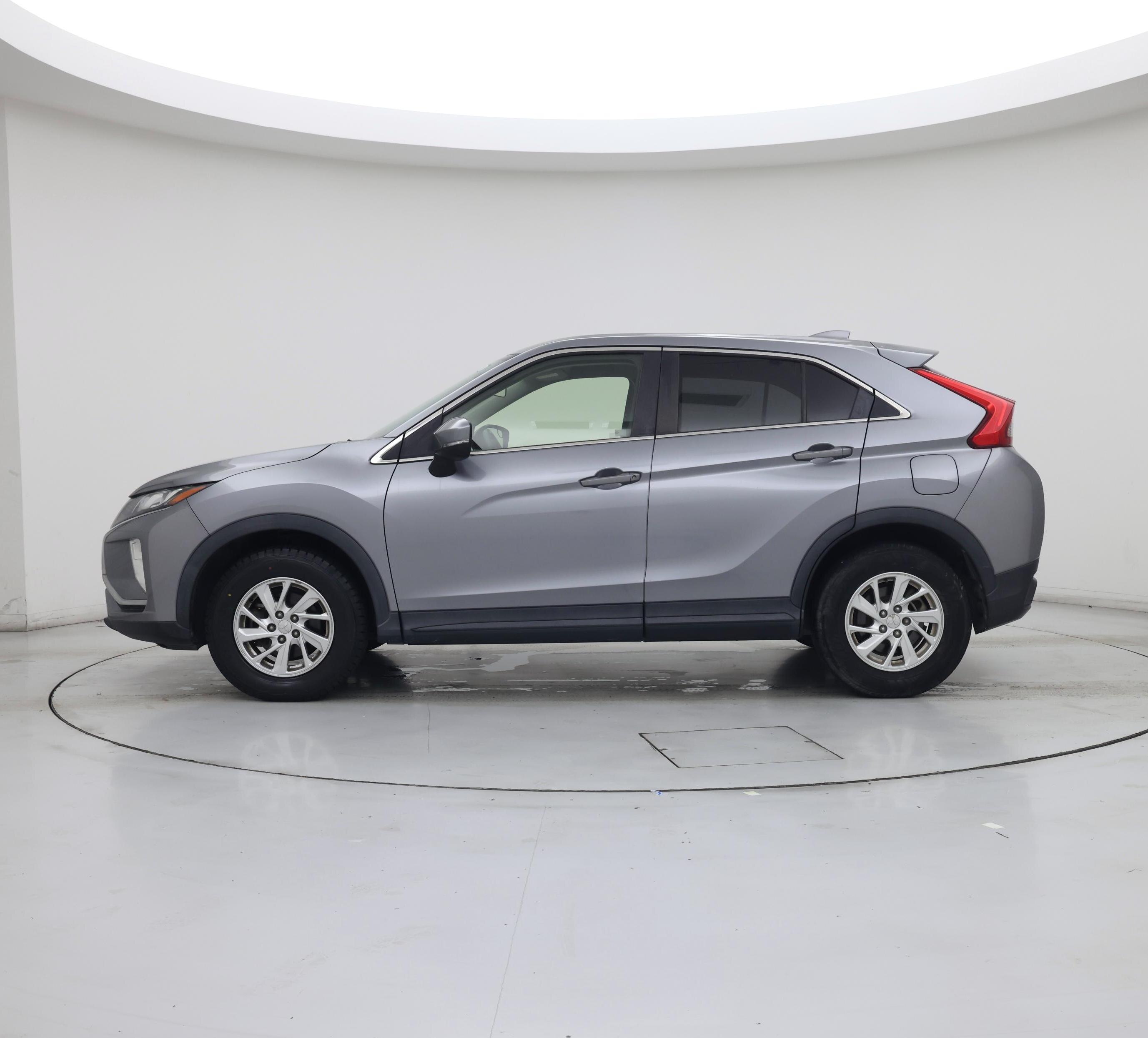 Thumbnail: 2018 Mitsubishi Eclipse Cross - 3