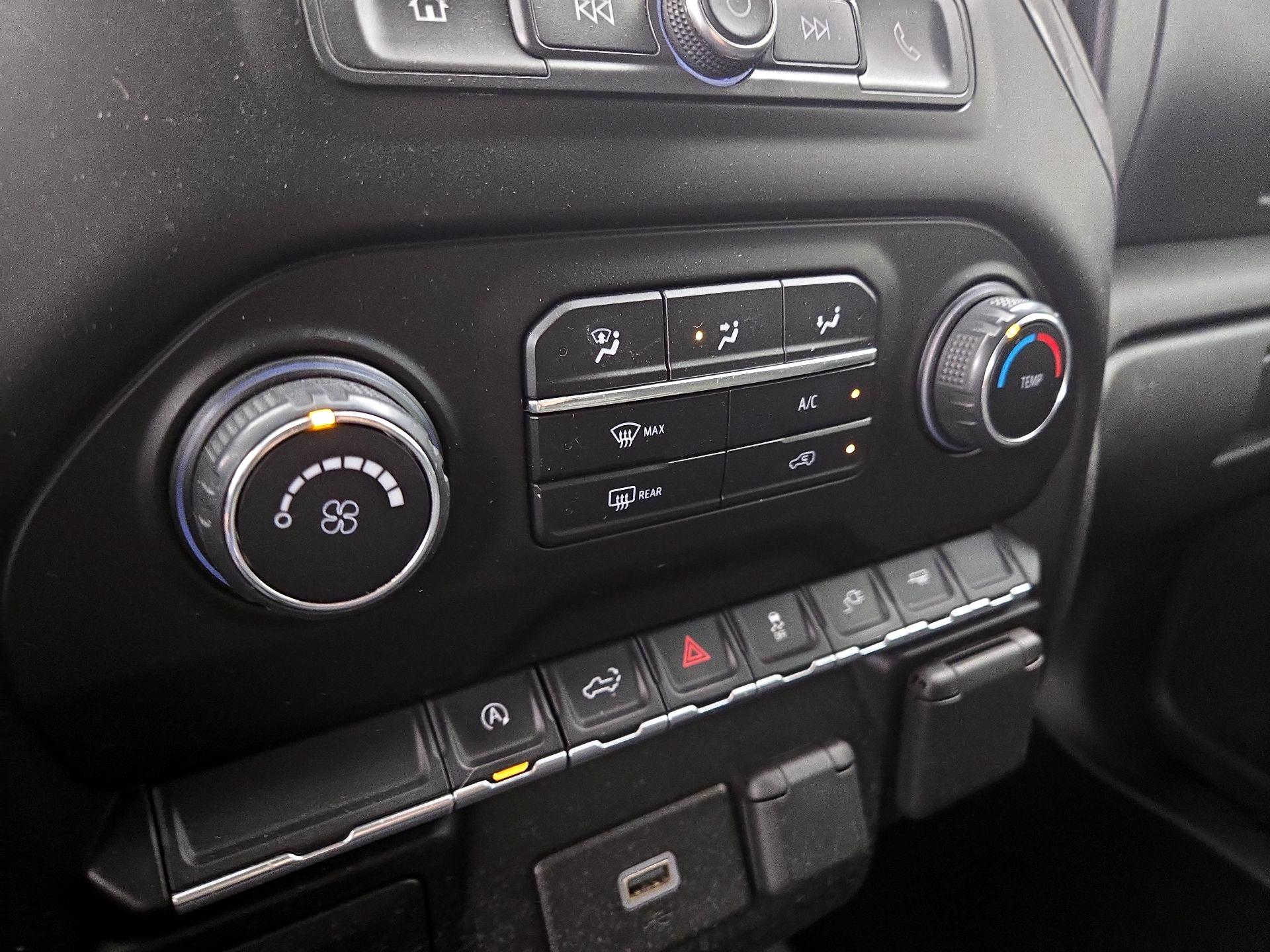 Thumbnail: 2020 Chevrolet Silverado 1500 - 16