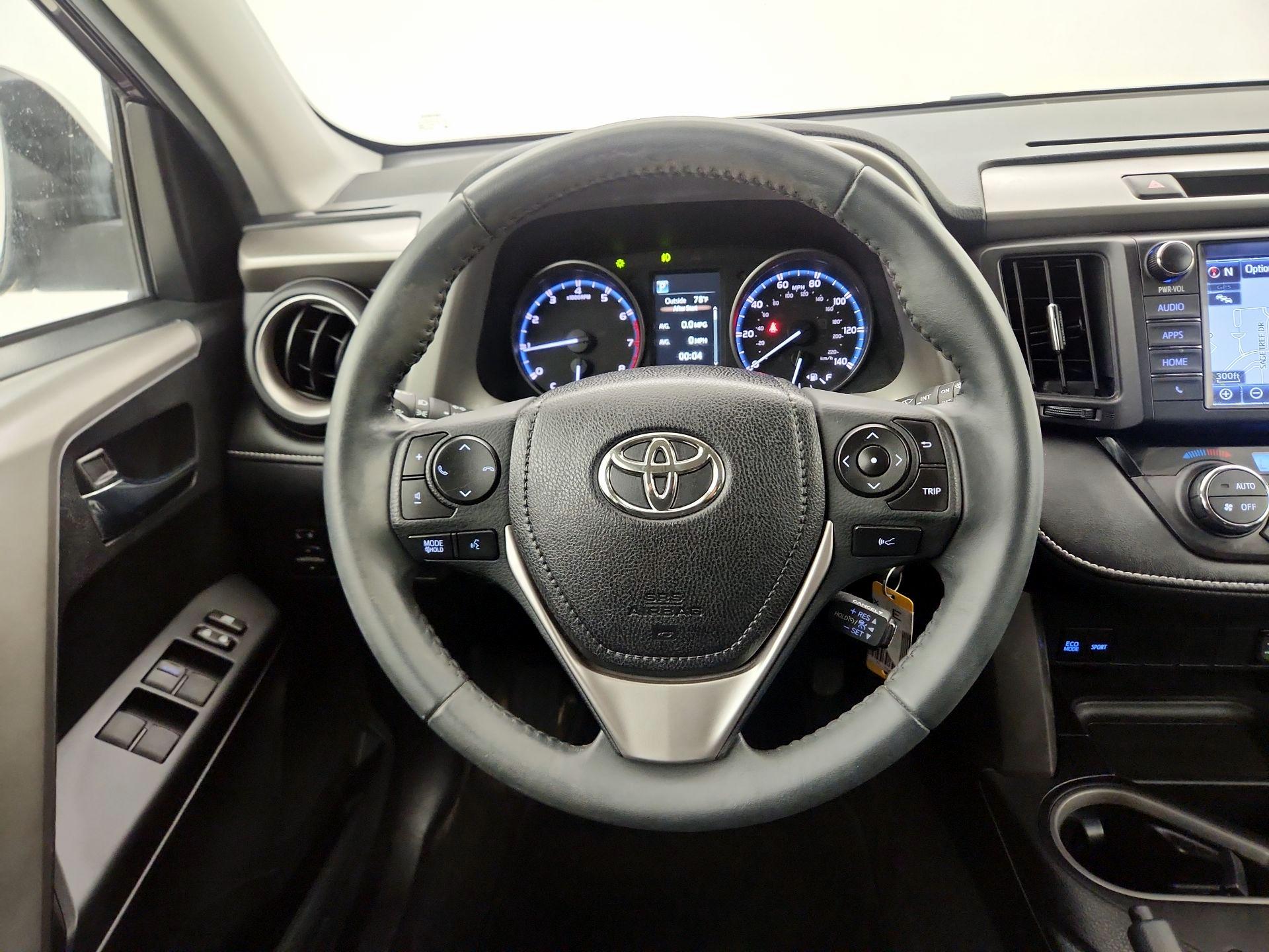 Thumbnail: 2017 Toyota RAV4 - 10