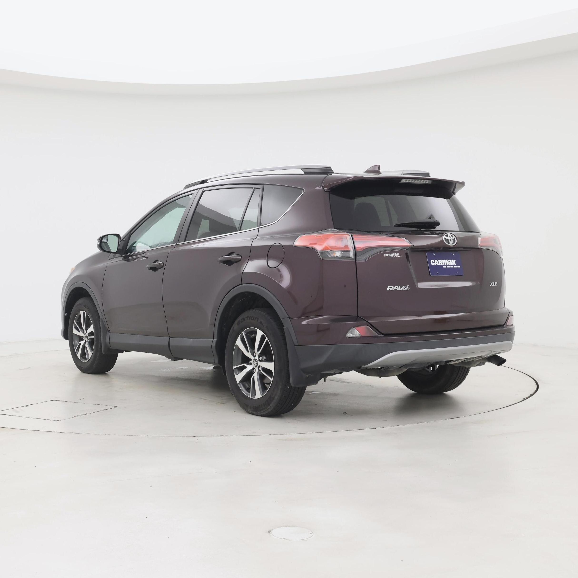 Thumbnail: 2017 Toyota RAV4 - 2
