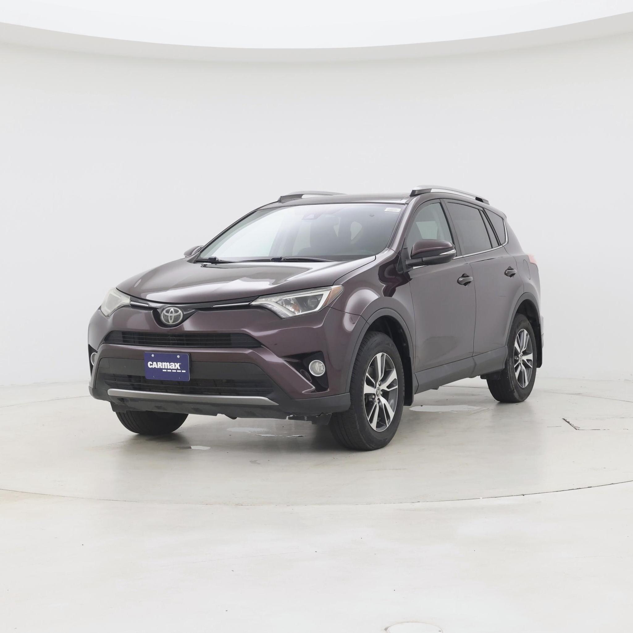 Thumbnail: 2017 Toyota RAV4 - 4