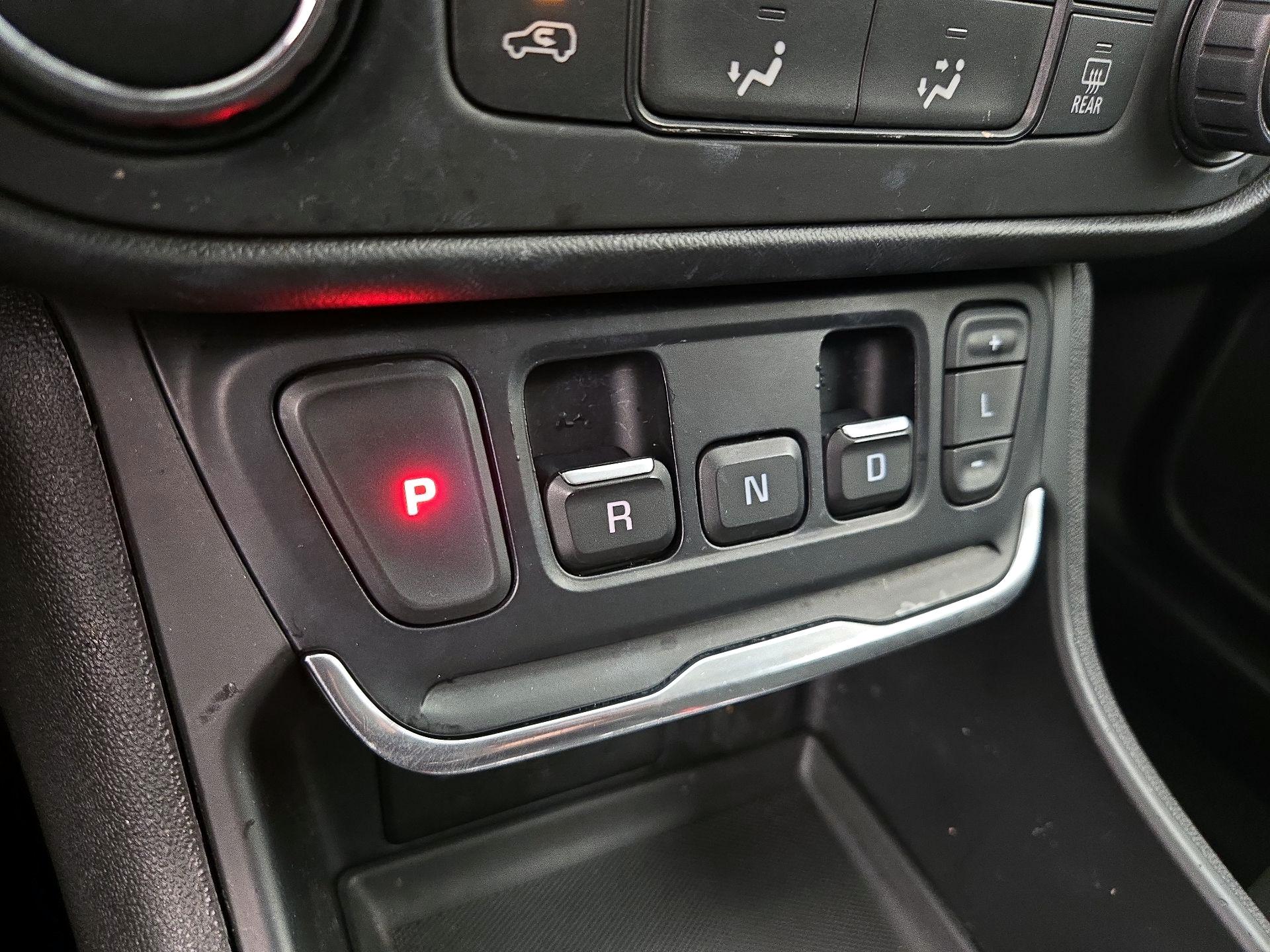 Thumbnail: 2021 GMC Terrain - 17